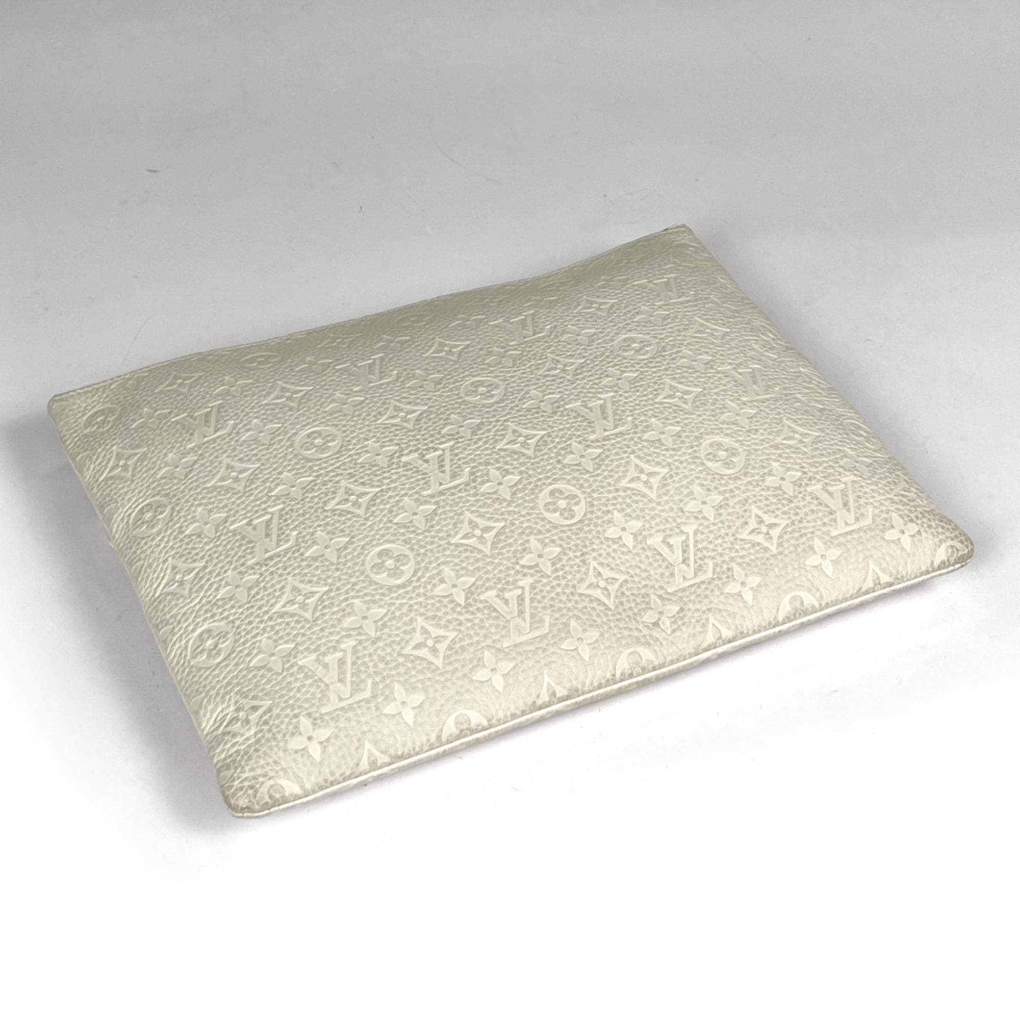 Louis Vuitton Ivory Monogram Leather Clutch Bag Pochette (Pre-Owned)