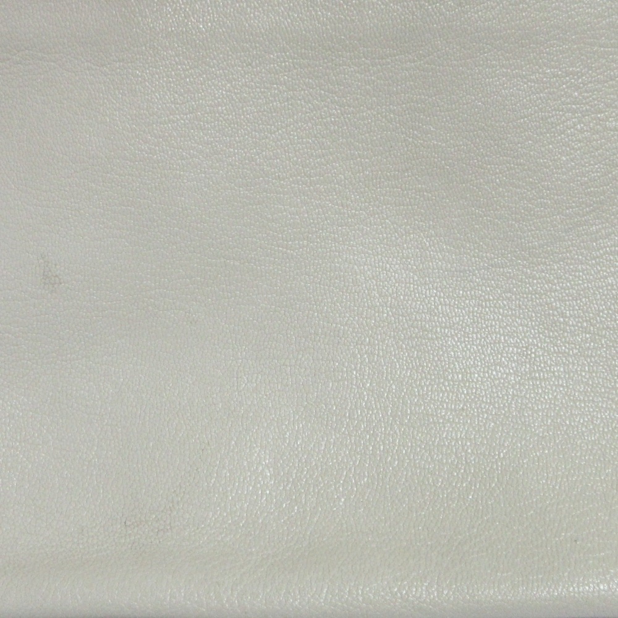 Celine Off-White White Leather Shoulder Bag (Pre-Owned)