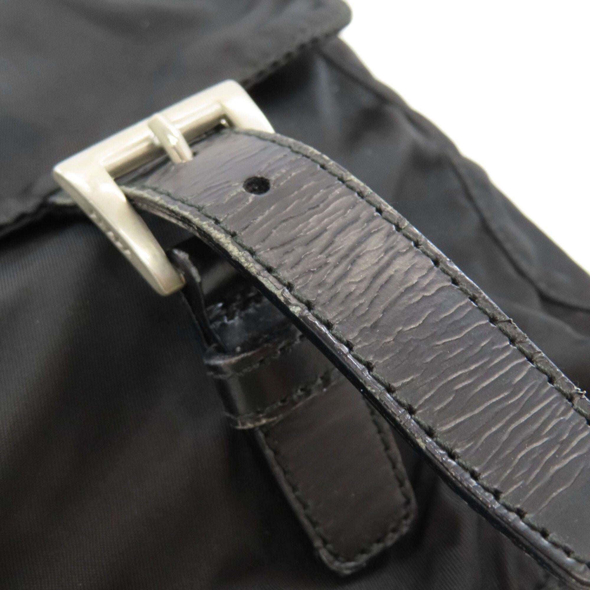 Prada Black Nylon Messenger Bag Shoulder Bag (Pre-Owned)