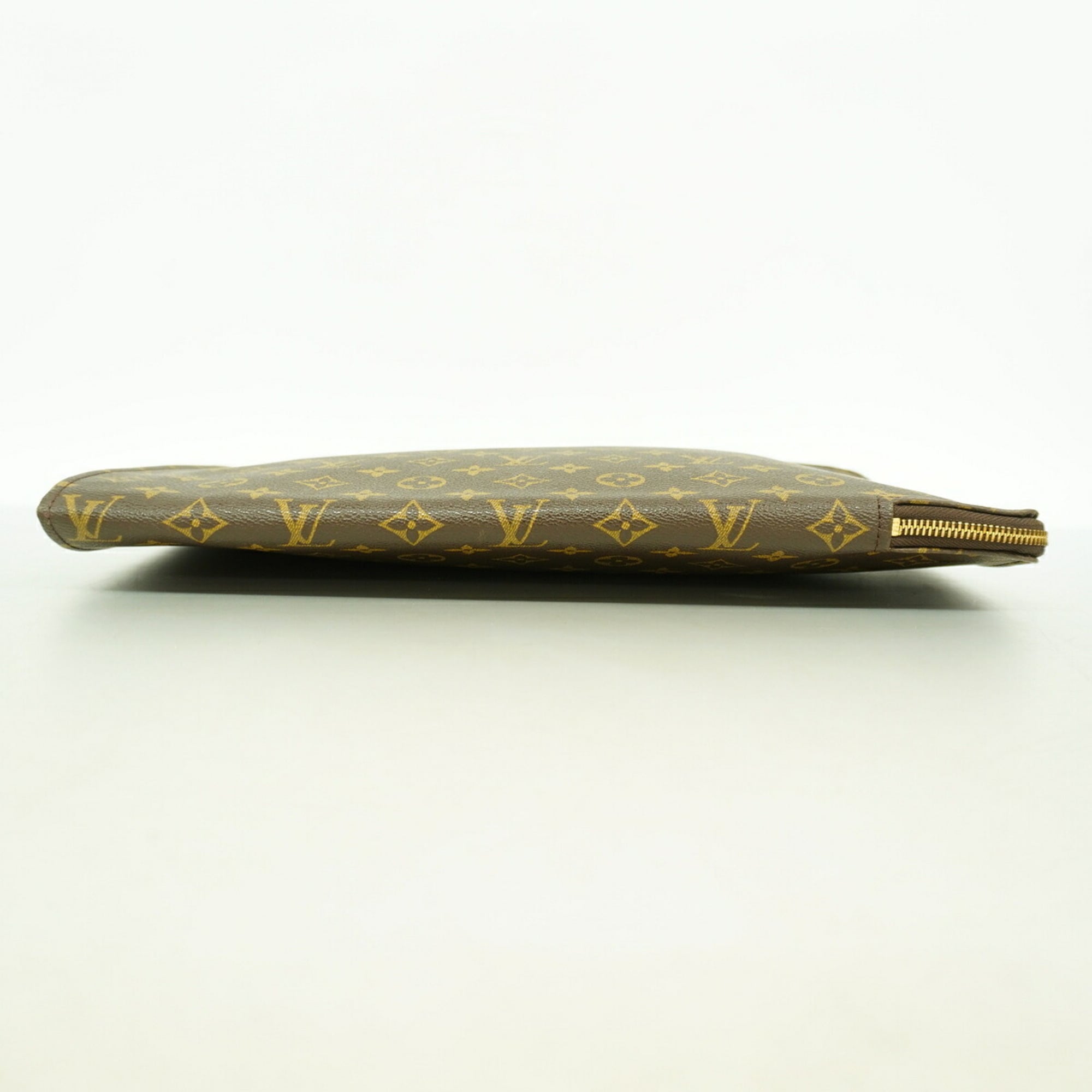 Louis Vuitton Brown Clutch Bag (Pre-Owned)