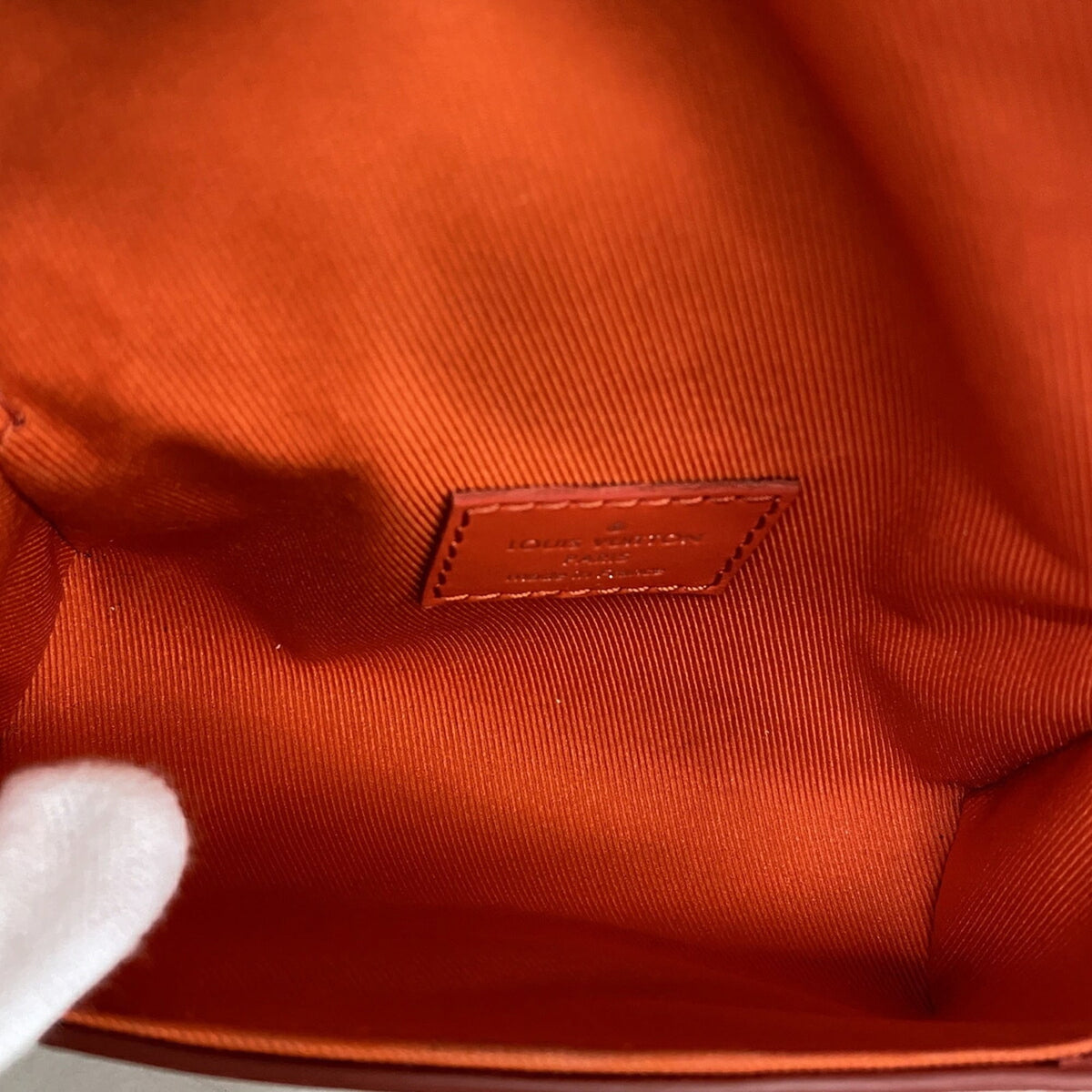 Louis Vuitton Red Color Shoulder Bag (Pre-Owned)