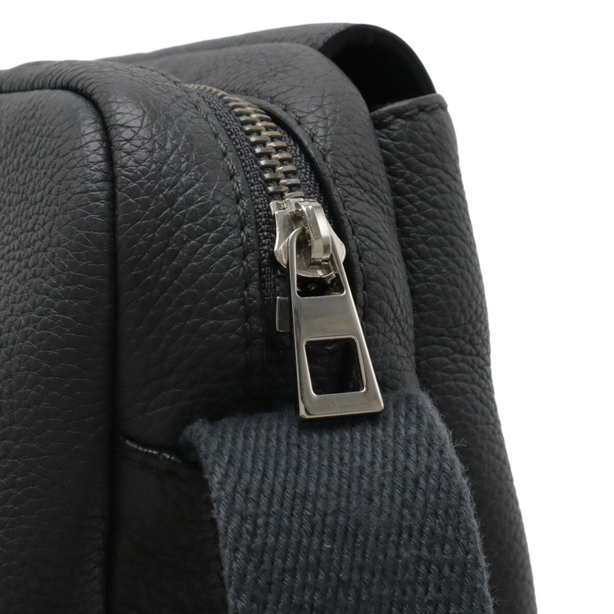 Loewe Gray Leather Messenger Bag Shoulder Bag (Pre-Owned)