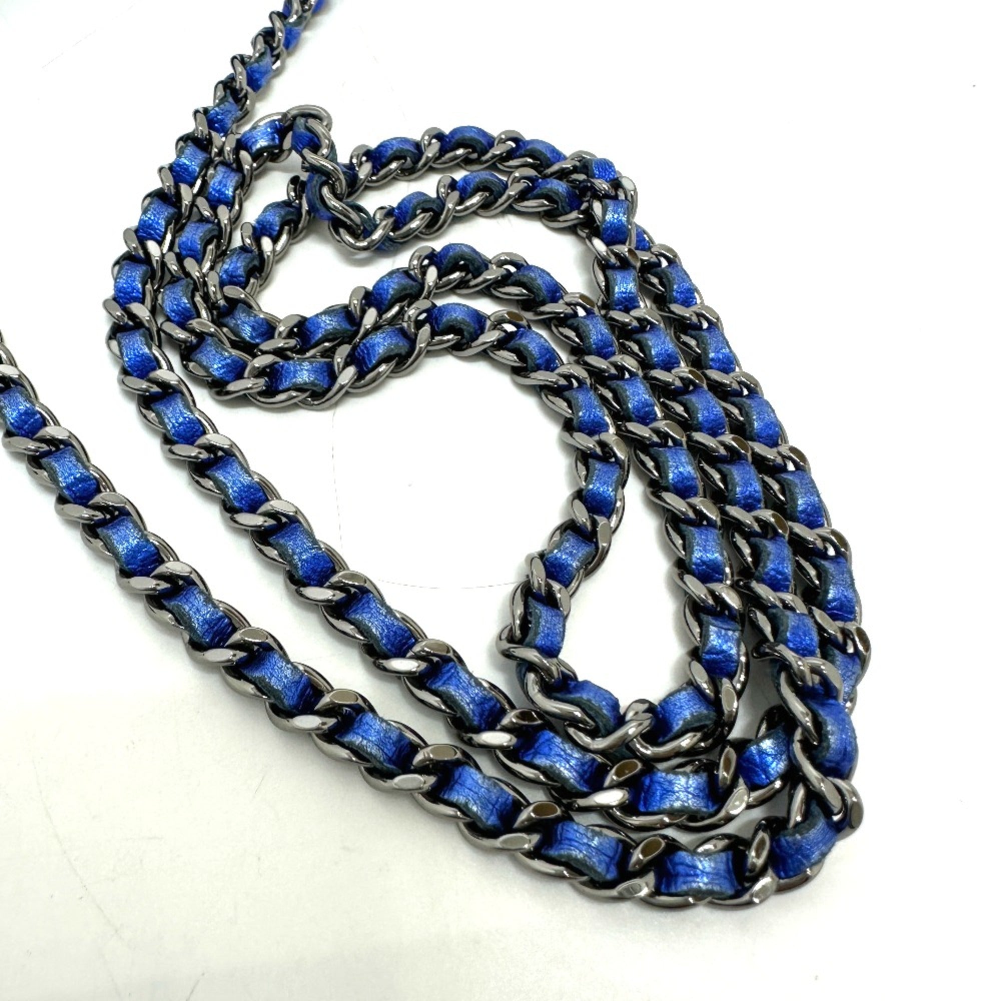 Chanel Blue Leather Shoulder Bag (Pre-Owned)