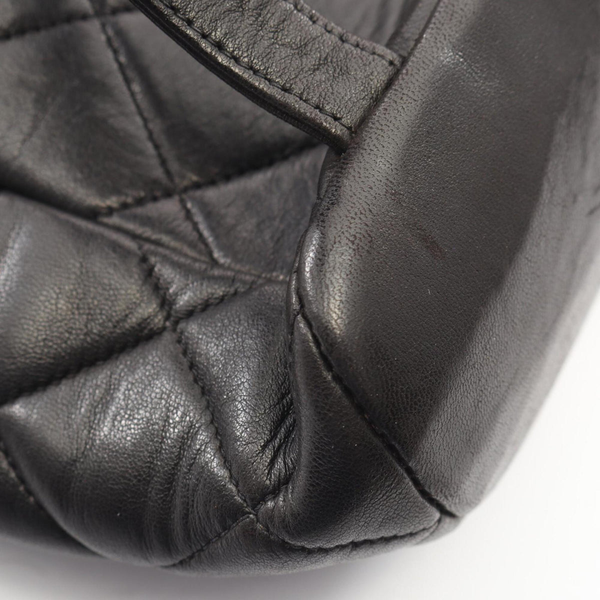 Chanel Black Leather Backpack Handbag (Pre-Owned)