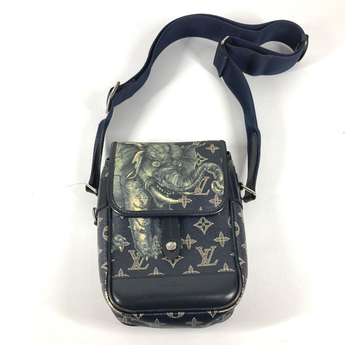 Louis Vuitton Monogram Savane Navy Pochette Shoulder Bag (Pre-Owned)