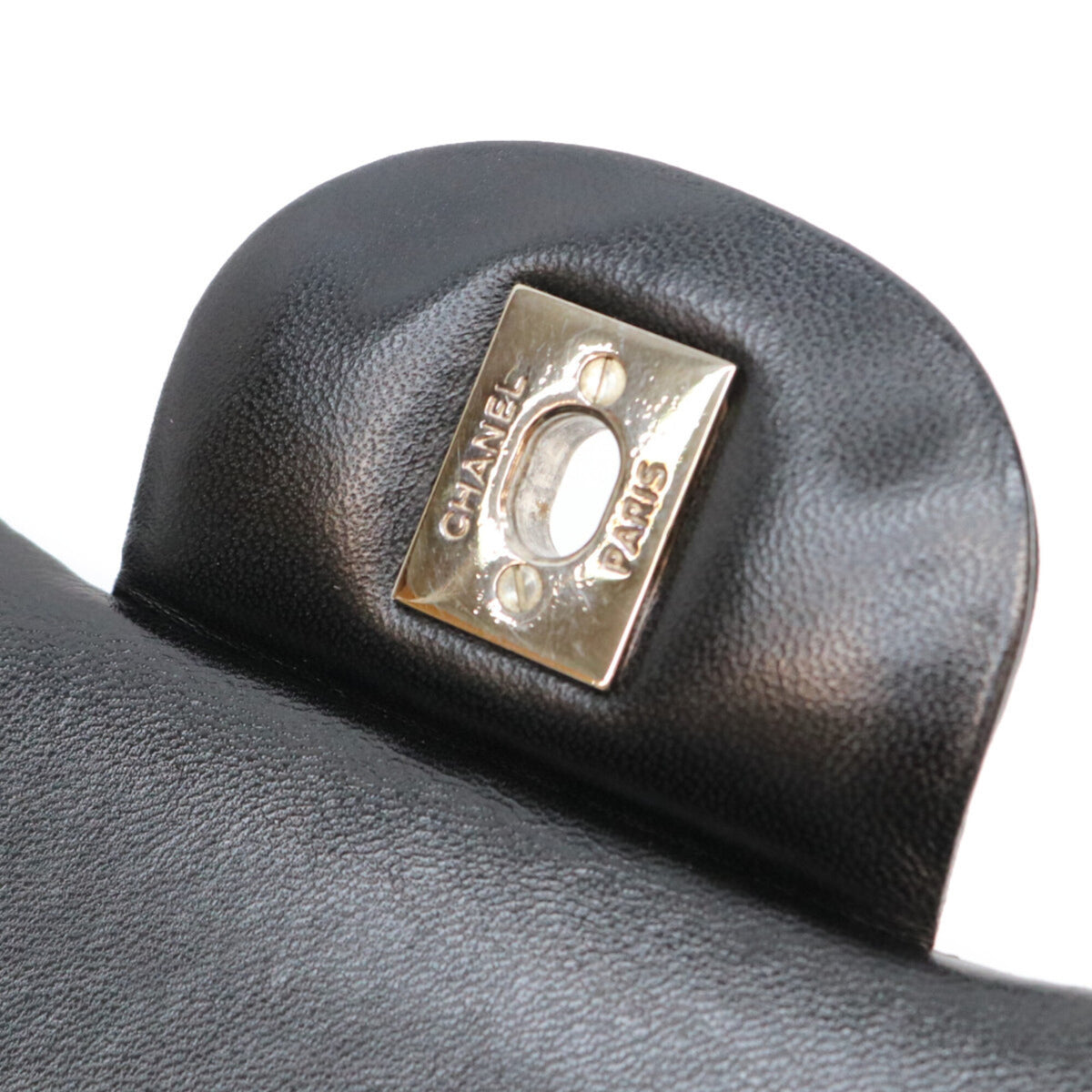 Chanel Black Leather Shoulder Bag (Pre-Owned)