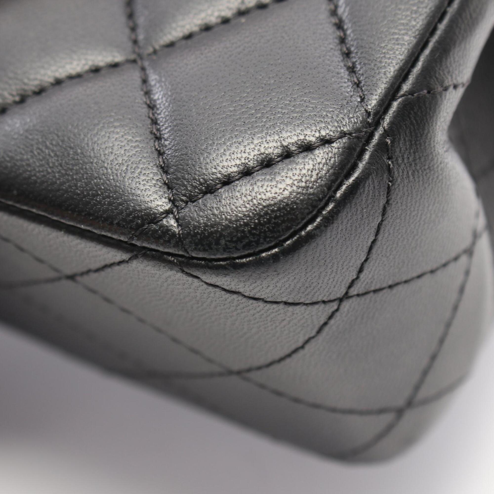 Chanel Black Leather Handbag Shoulder Bag (Pre-Owned)