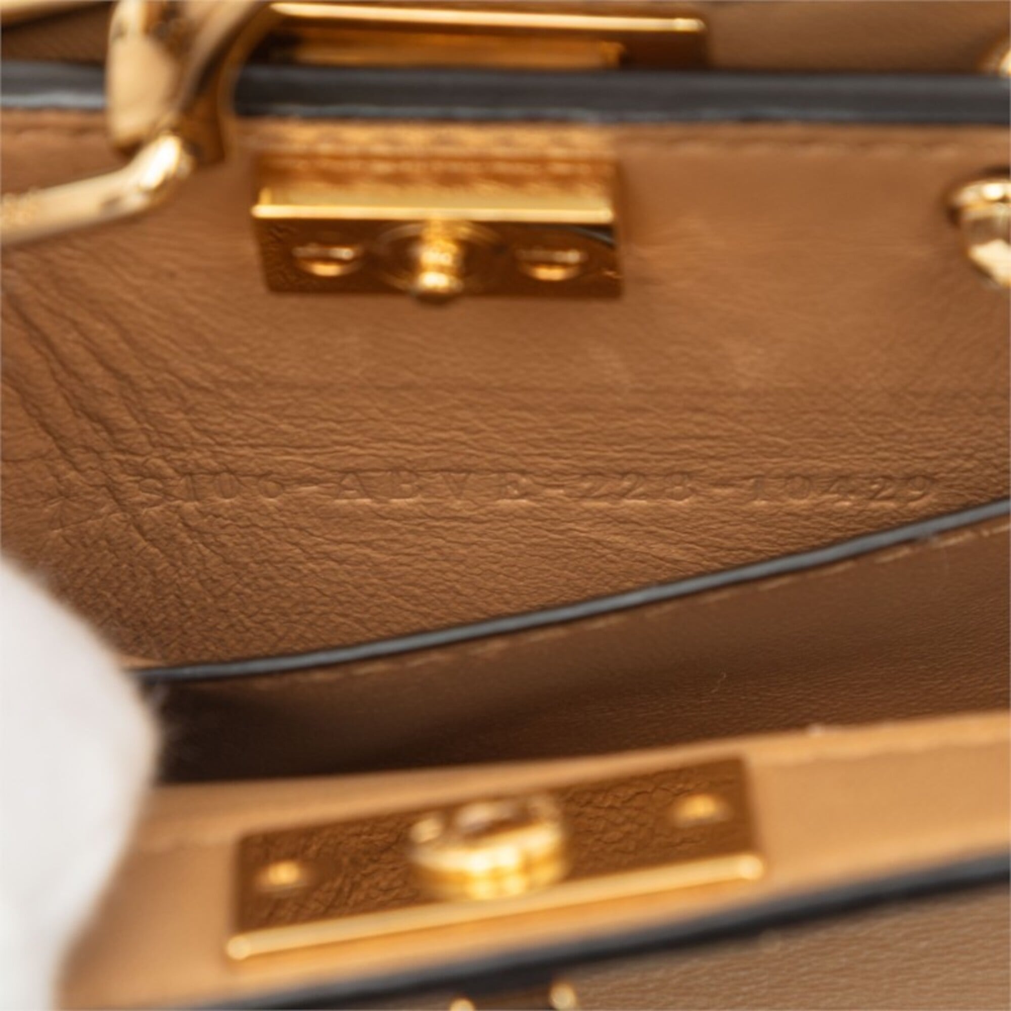 Fendi Peekaboo Beige Handbag Shoulder Bag (Pre-Owned)