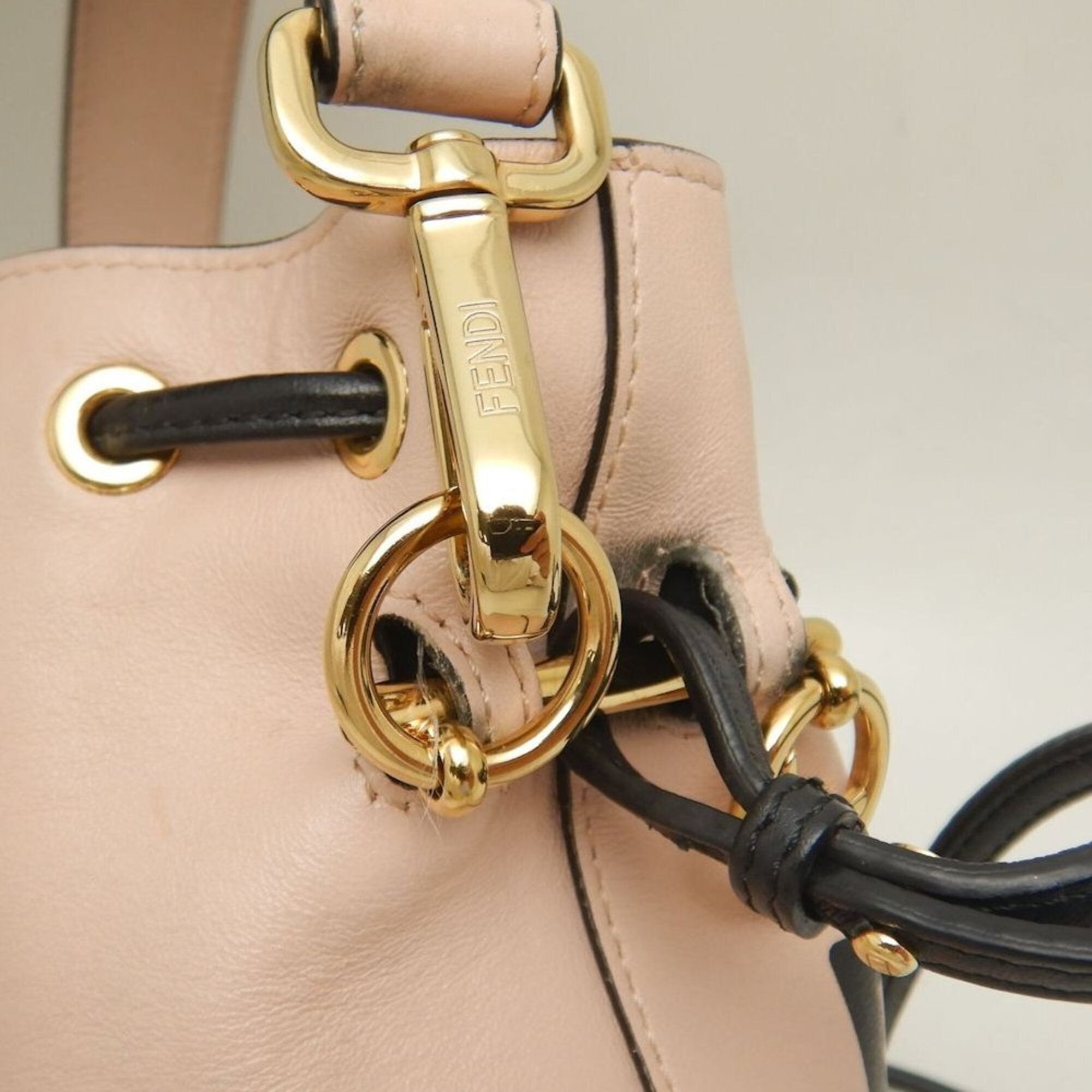 Fendi Black Pink Leather Shoulder Bag (Pre-Owned)