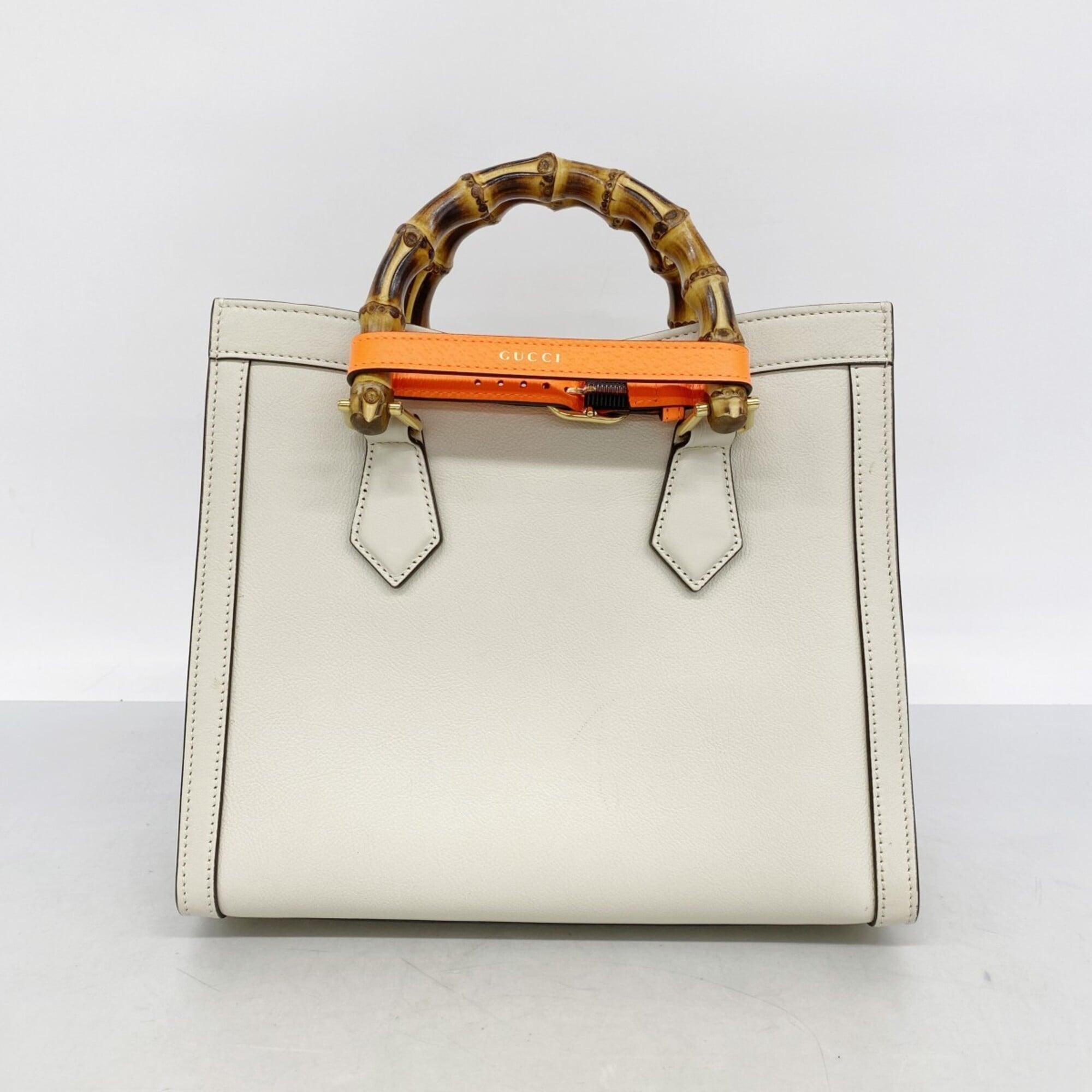 Gucci Ivory Leather Handbag (Pre-Owned)
