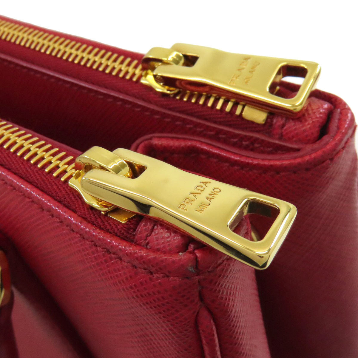 Prada Red Color Leather Handbag (Pre-Owned)
