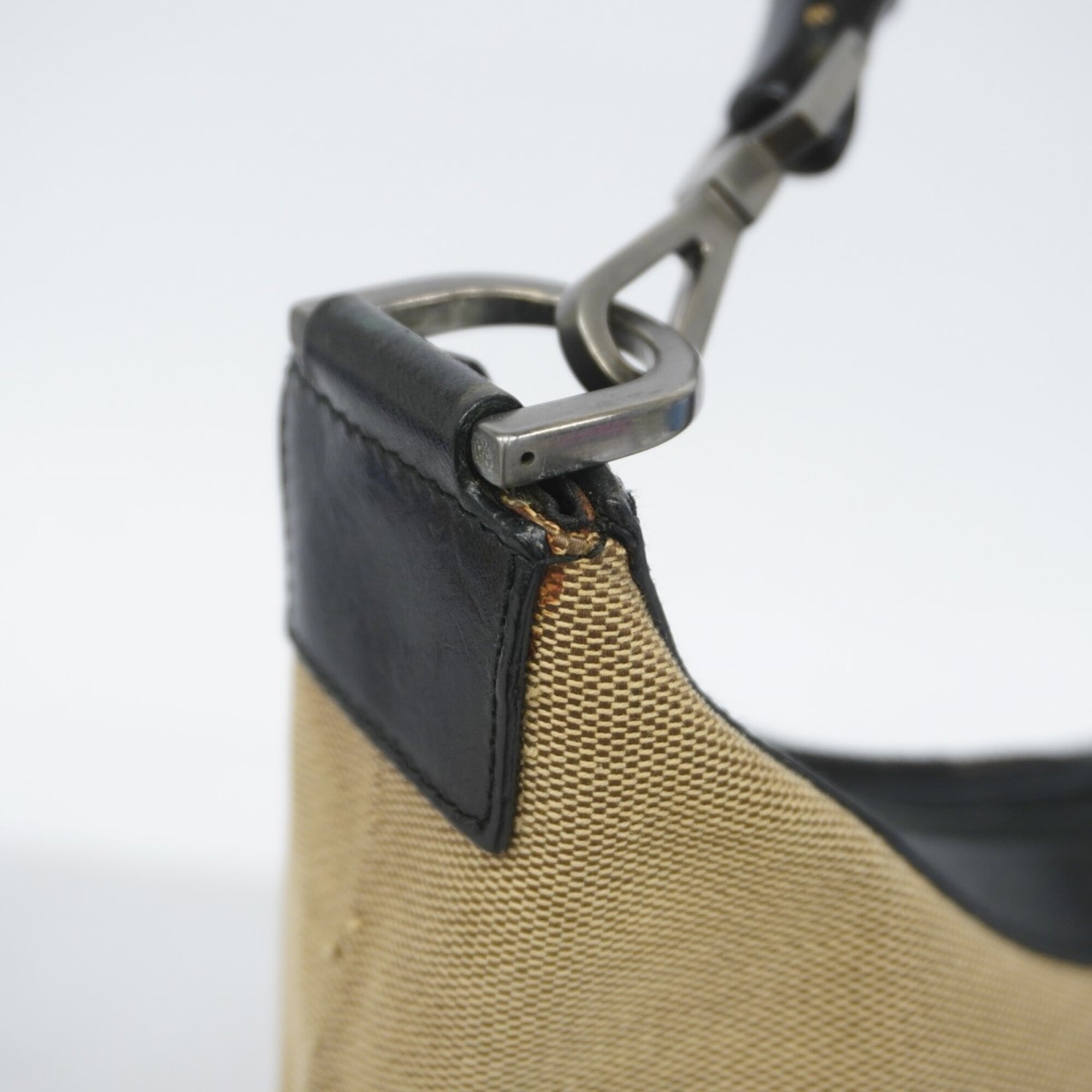 Gucci Black Canvas Handbag (Pre-Owned)