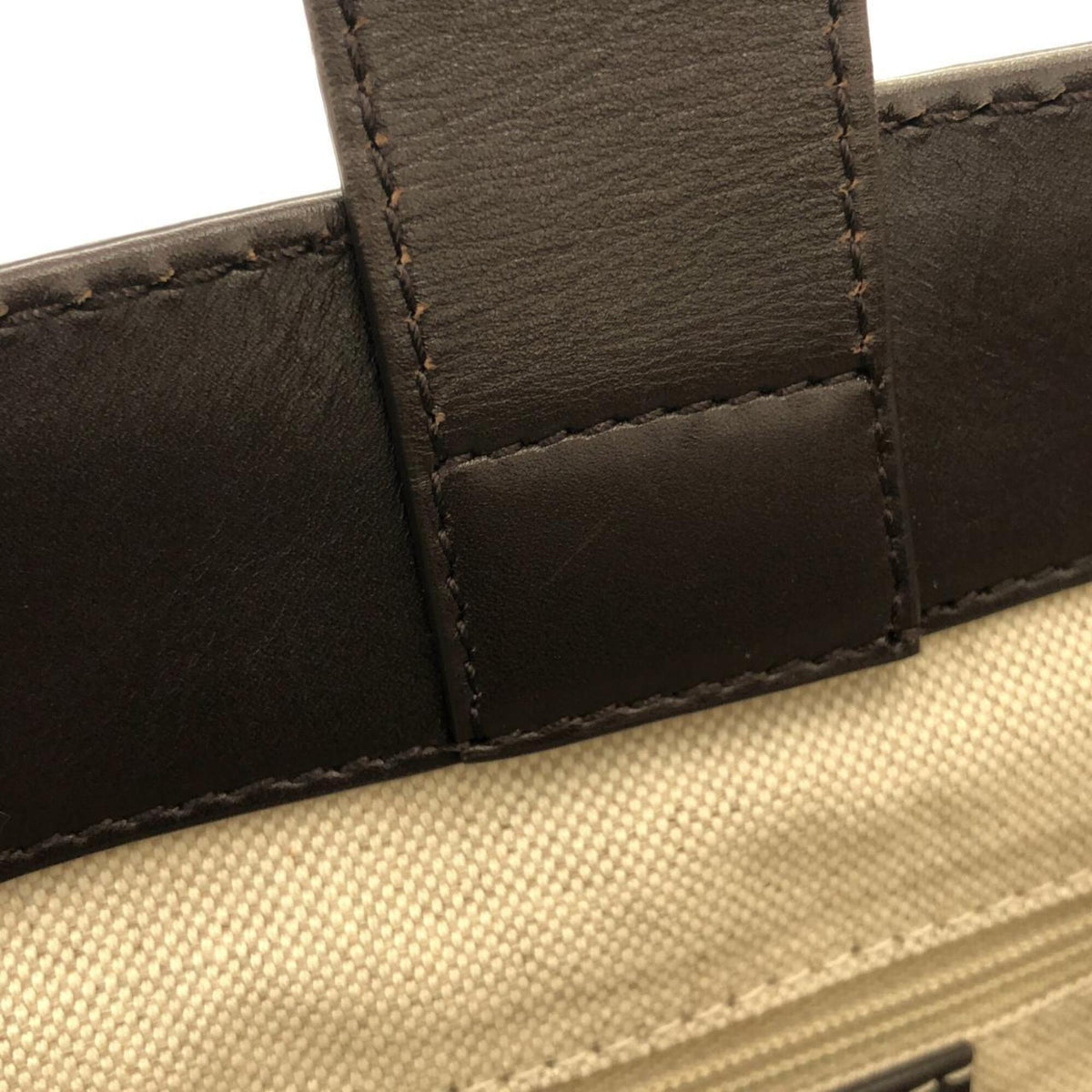 Gucci Beige Gg Canvas Handbag (Pre-Owned)