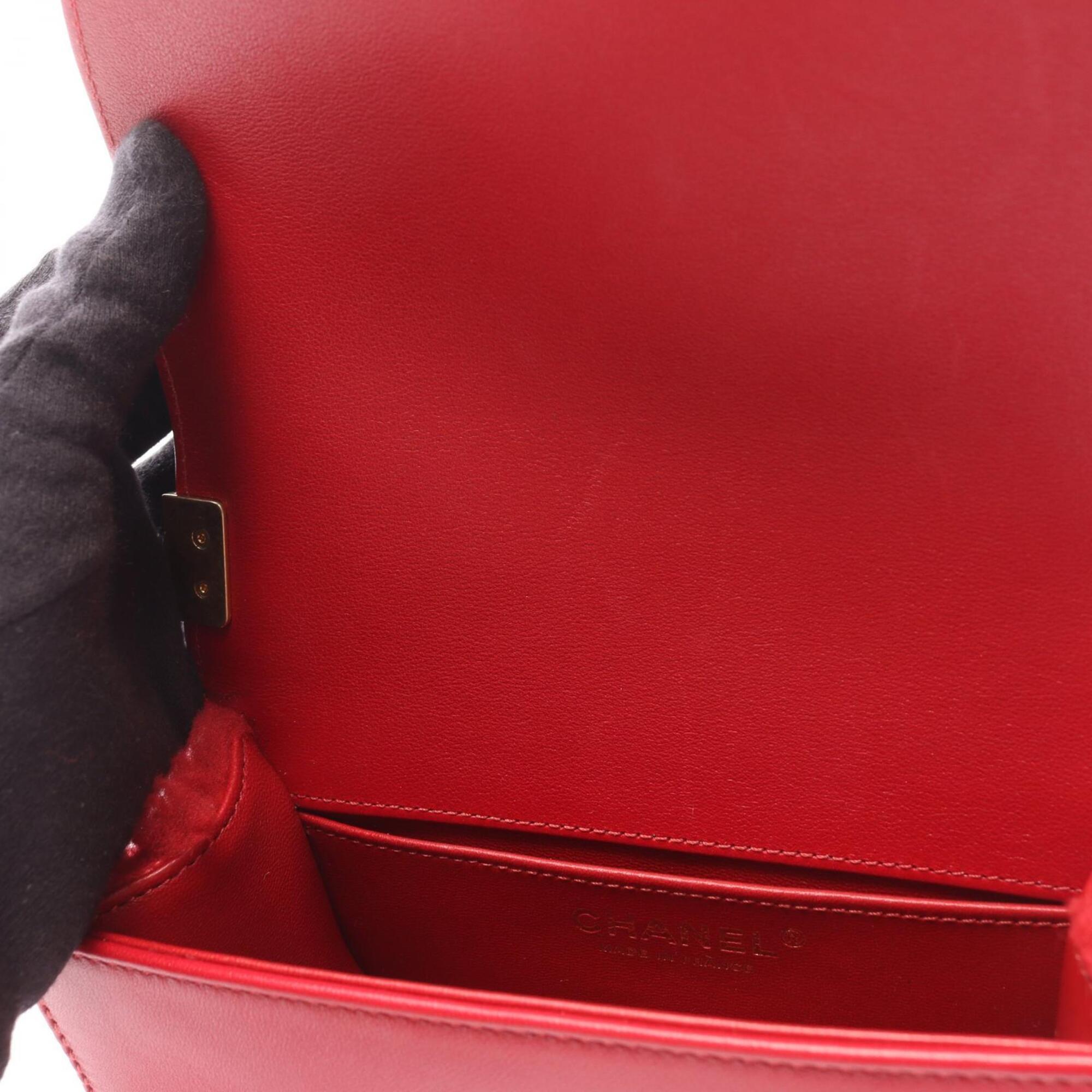 Chanel Red Color Leather Handbag Shoulder Bag (Pre-Owned)