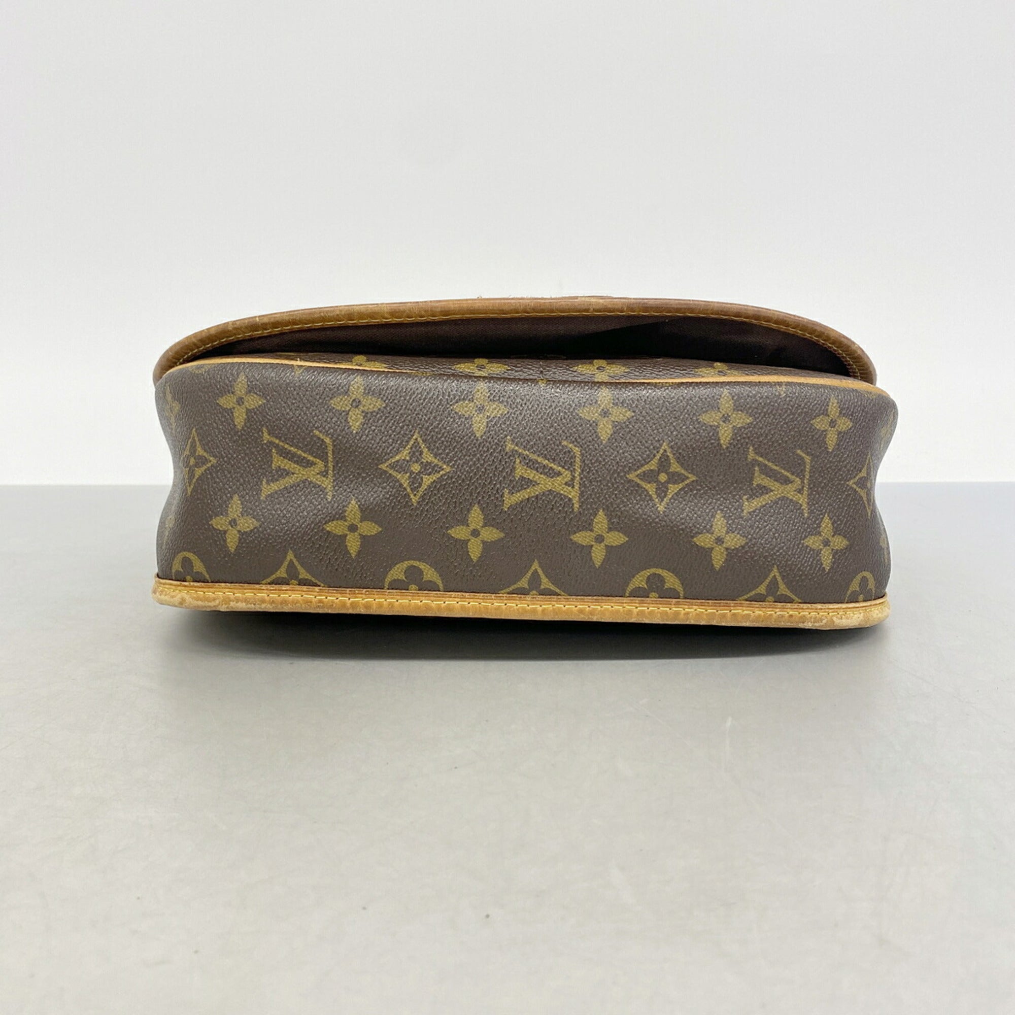 Louis Vuitton Brown Shoulder Bag (Pre-Owned)