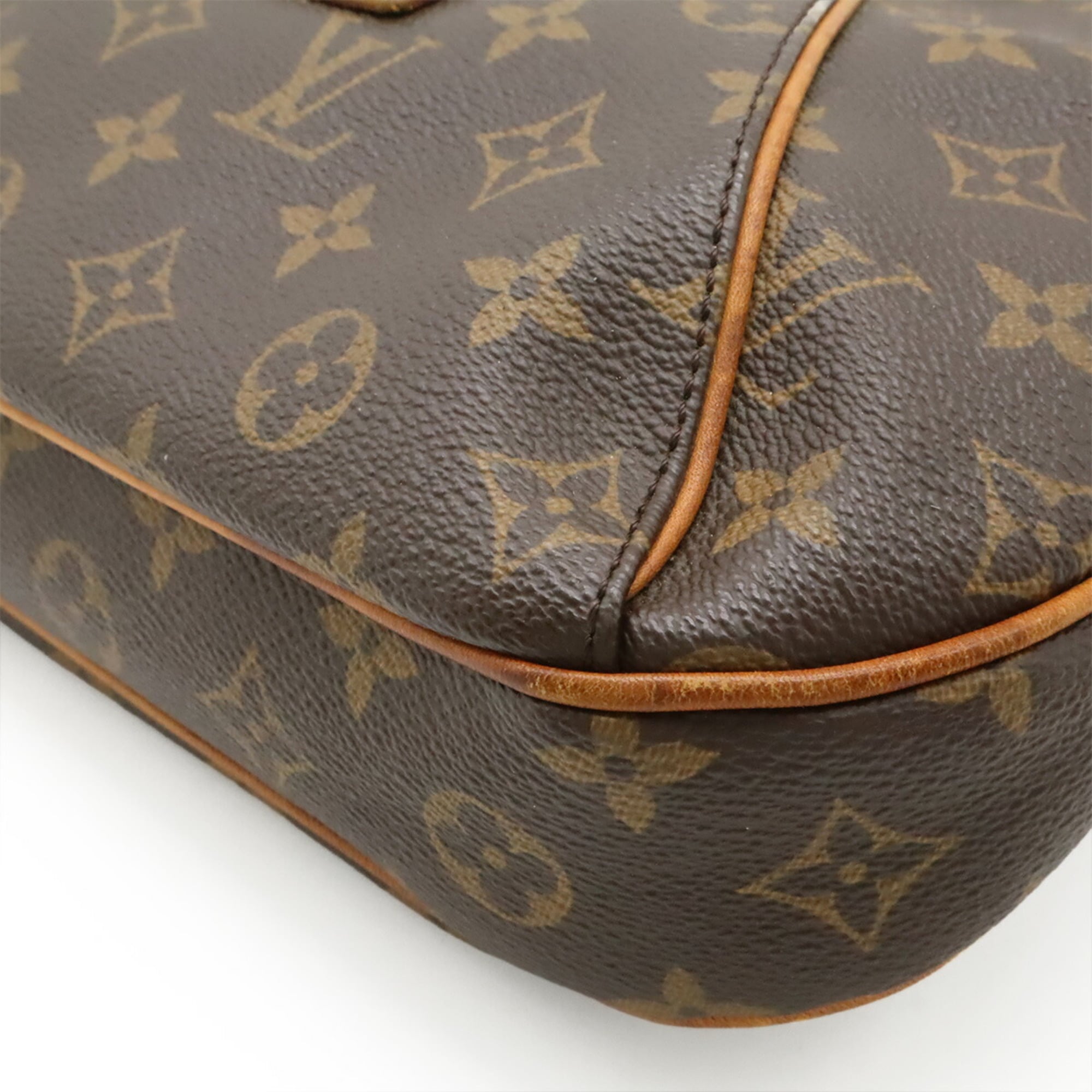 Louis Vuitton Brown Monogram Monogram Shoulder Bag (Pre-Owned)