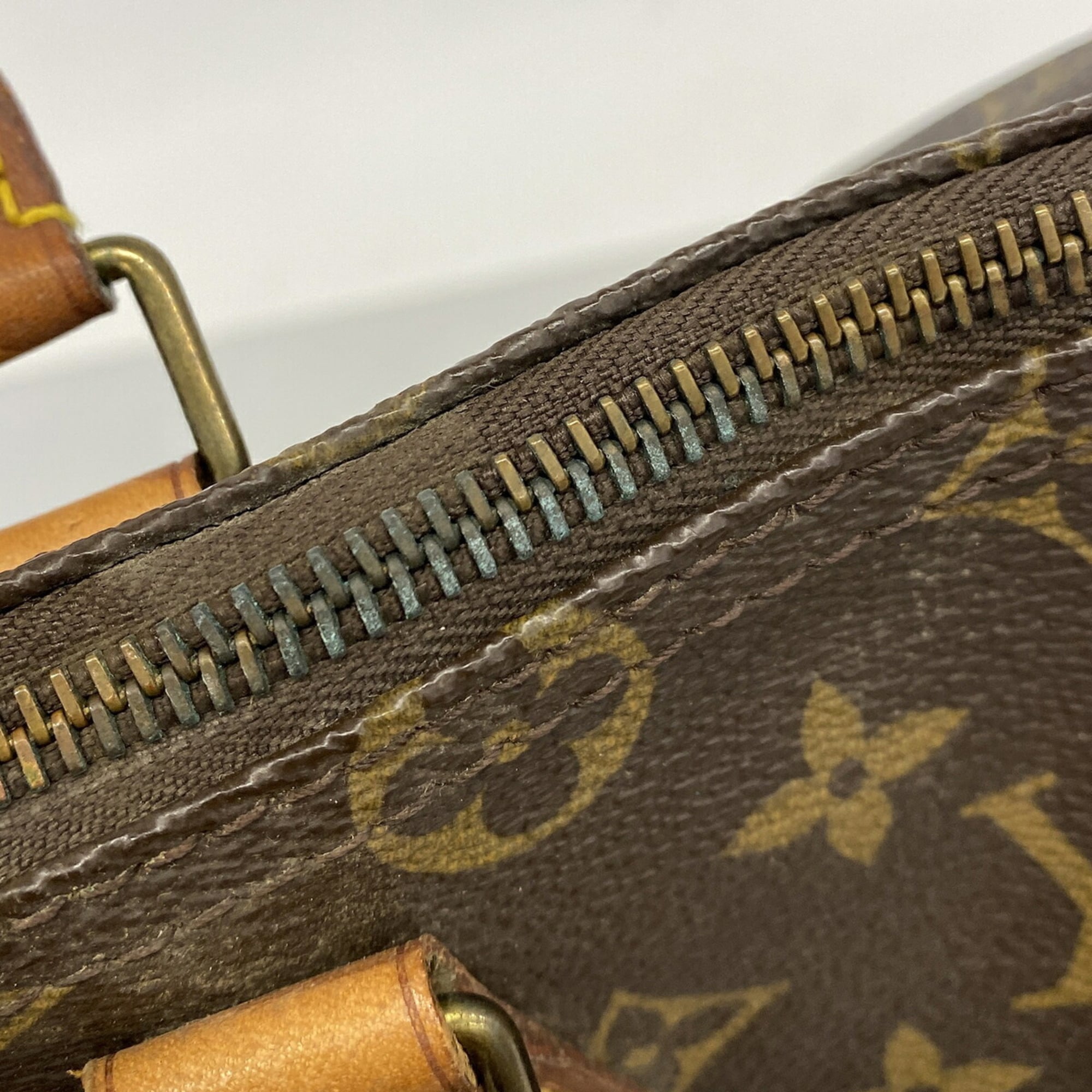 Louis Vuitton Brown Handbag (Pre-Owned)