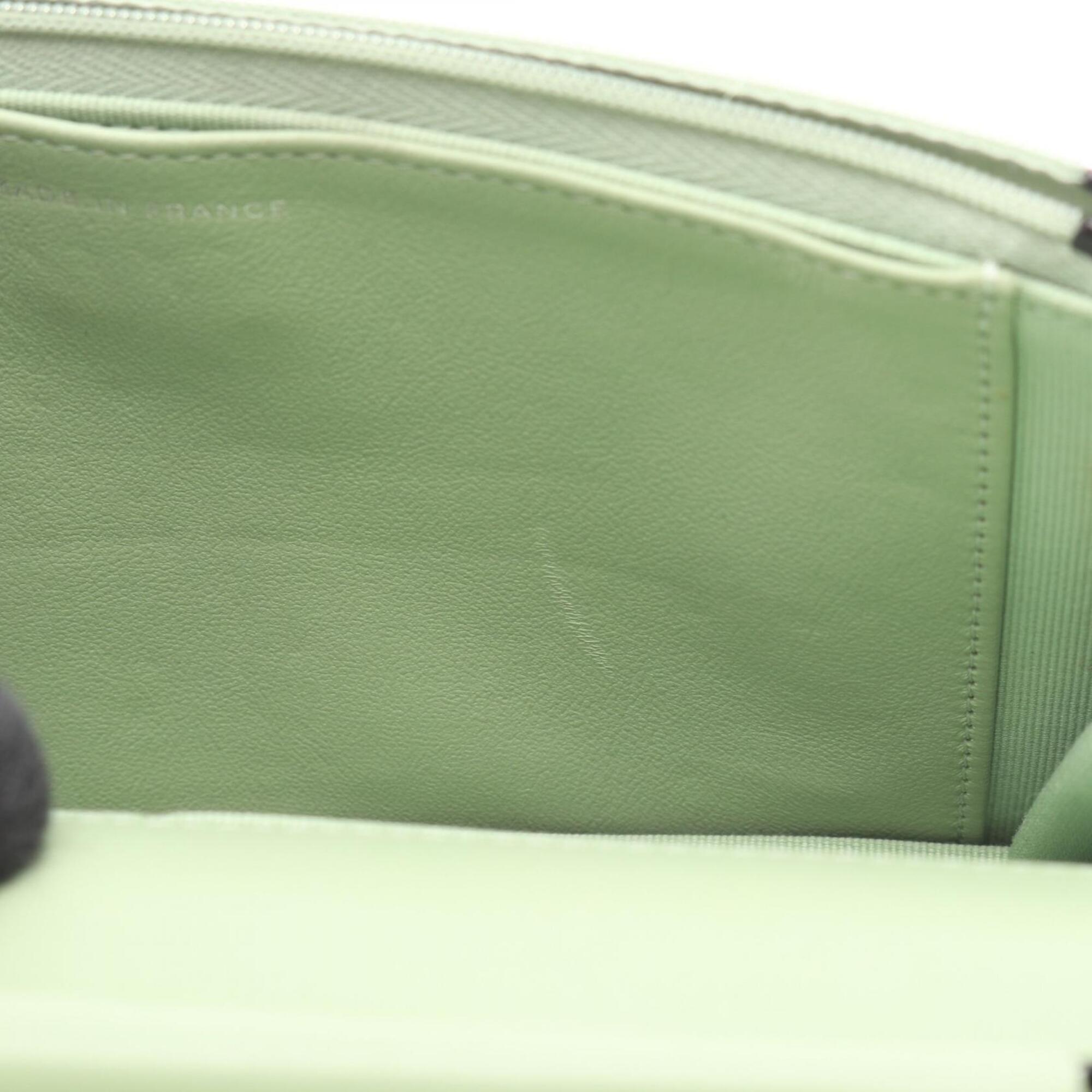 Chanel Matelasse Green Leather Handbag Shoulder Bag (Pre-Owned)
