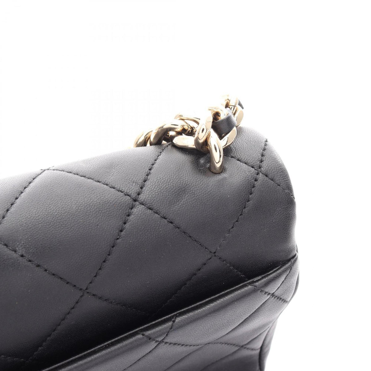 Chanel Black Leather Handbag Shoulder Bag (Pre-Owned)