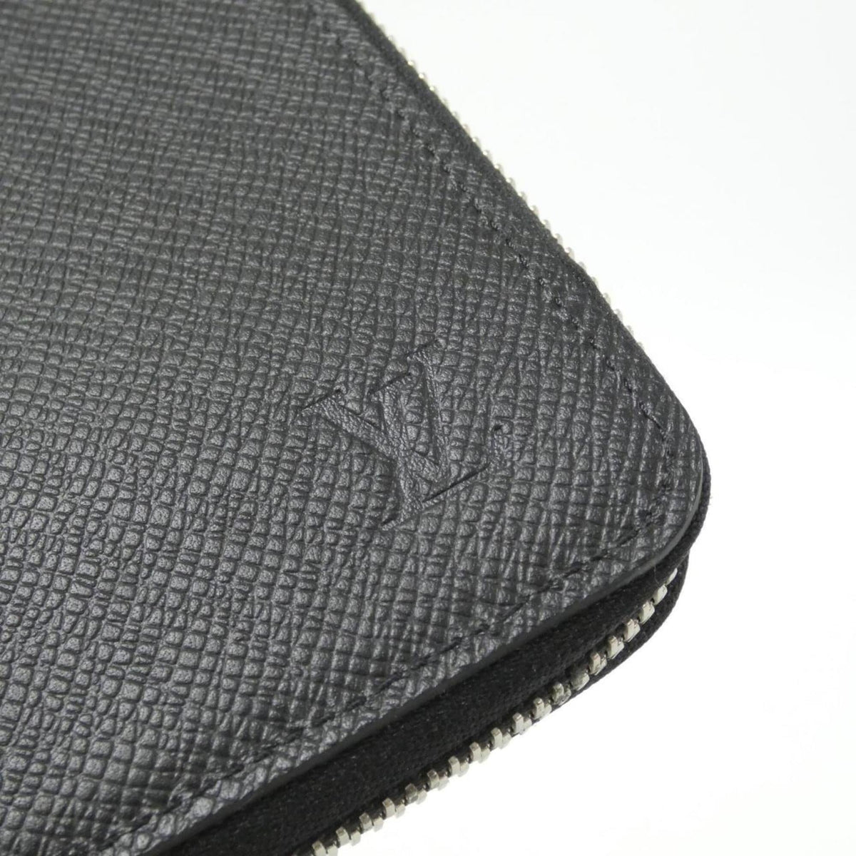 Louis Vuitton Black Leather Long Wallet (Bi-Fold) (Pre-Owned)