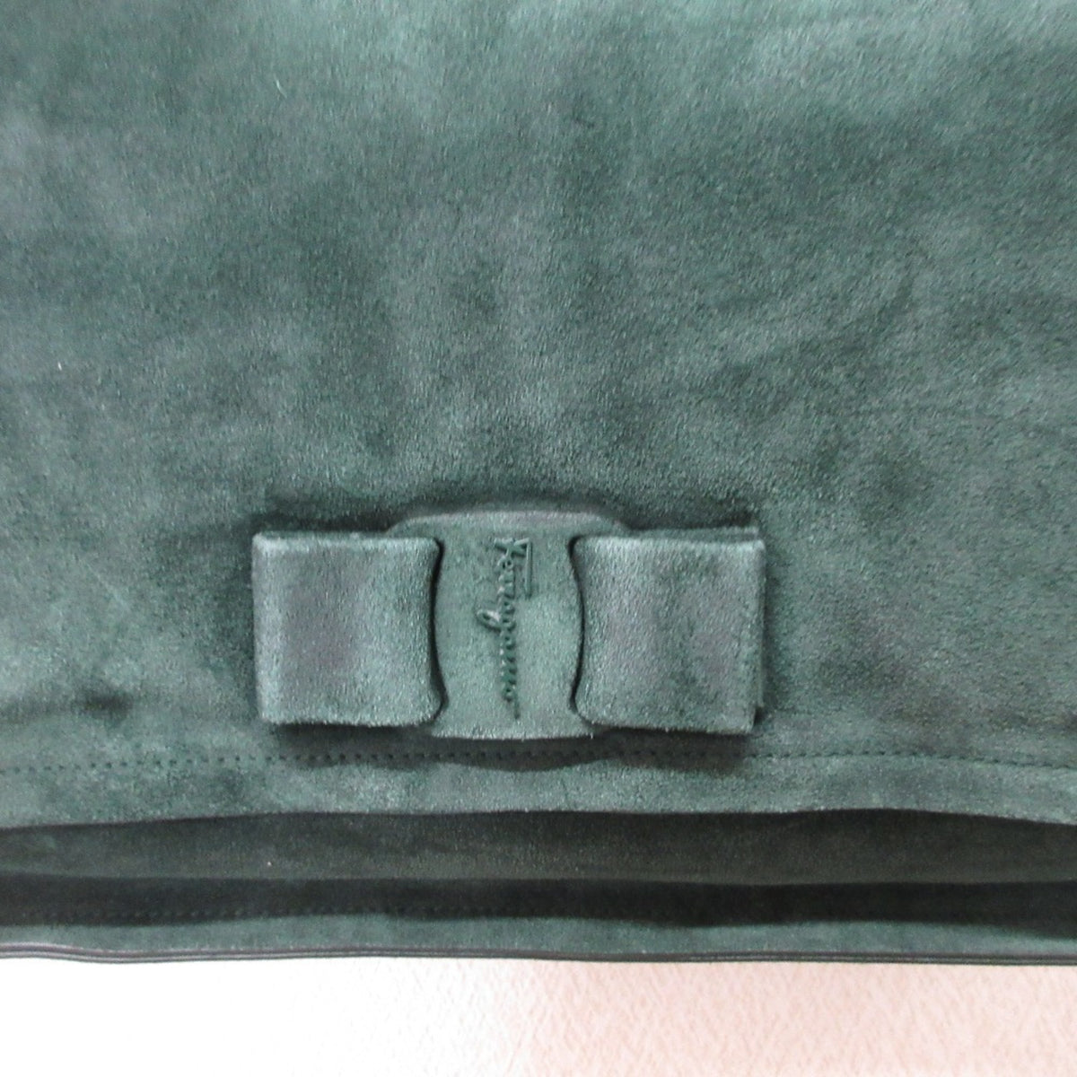Salvatore Ferragamo Green Suede Shoulder Bag (Pre-Owned)