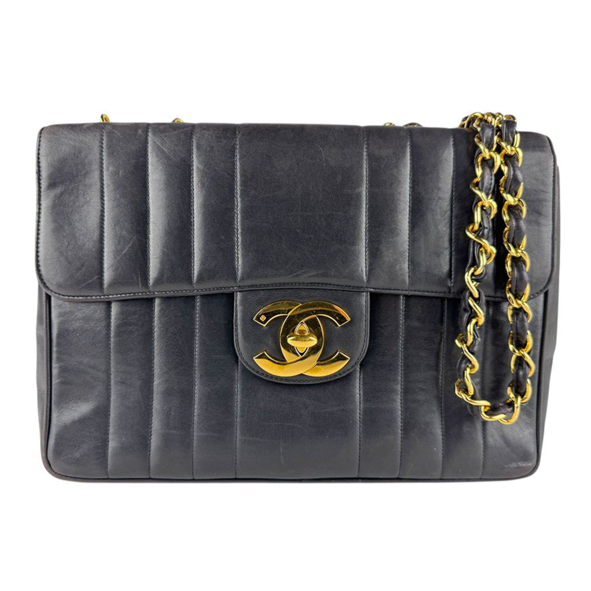 Chanel Black Leather Shoulder Bag (Pre-Owned)