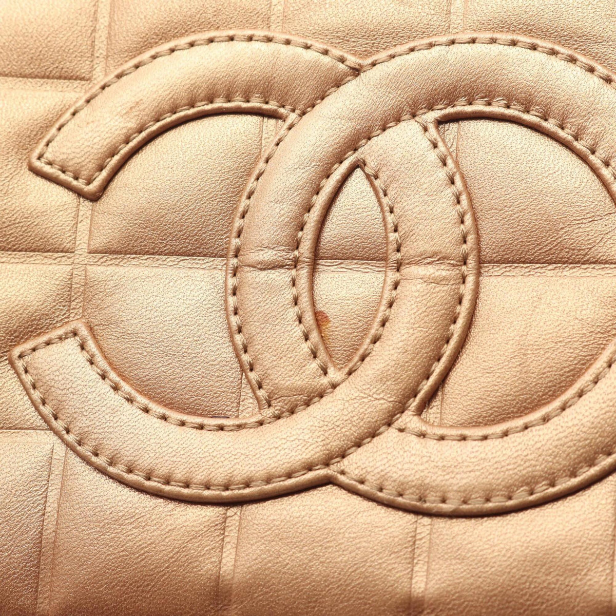 Chanel Gold Leather Handbag Shoulder Bag (Pre-Owned)