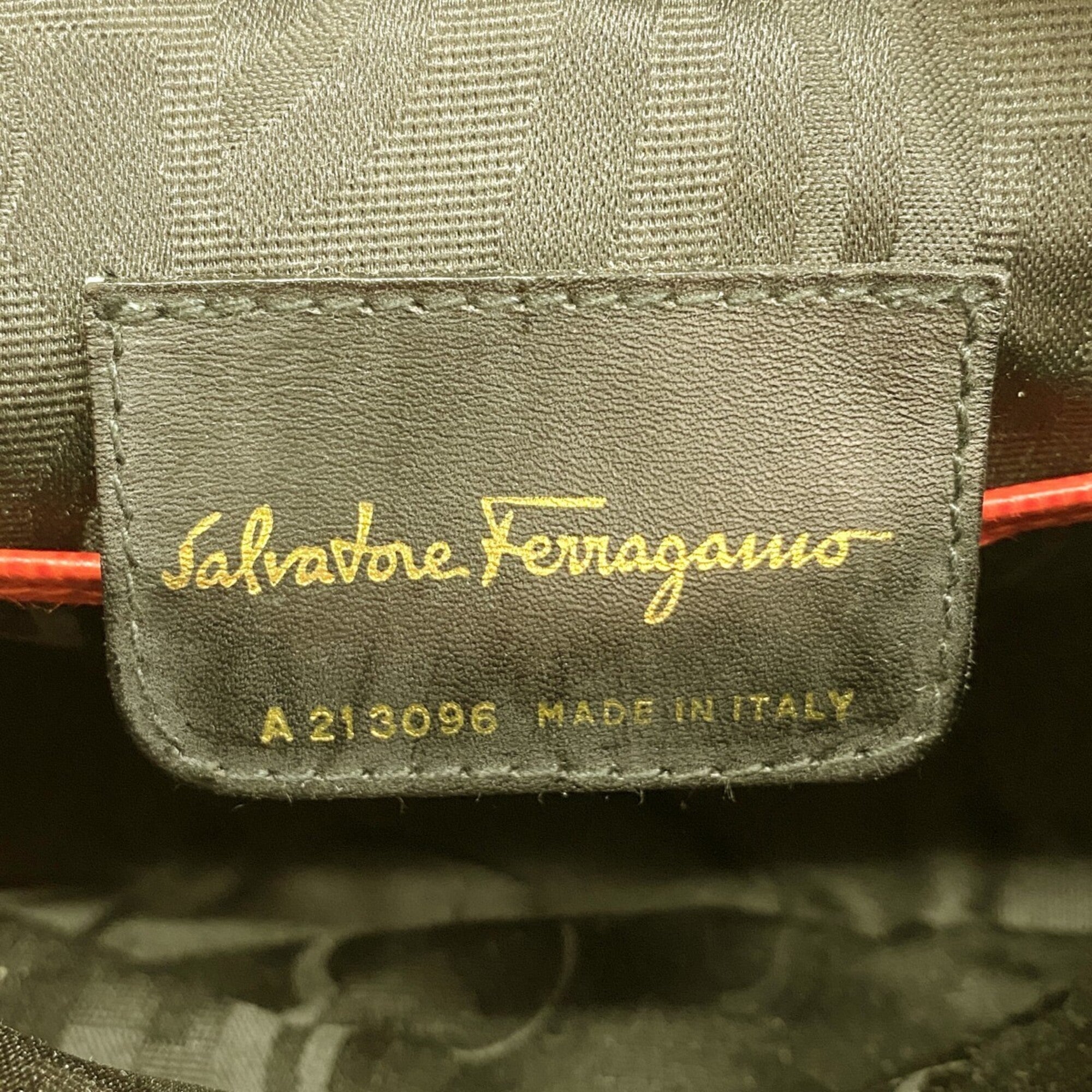 Salvatore Ferragamo Red Color Leather Shoulder Bag (Pre-Owned)