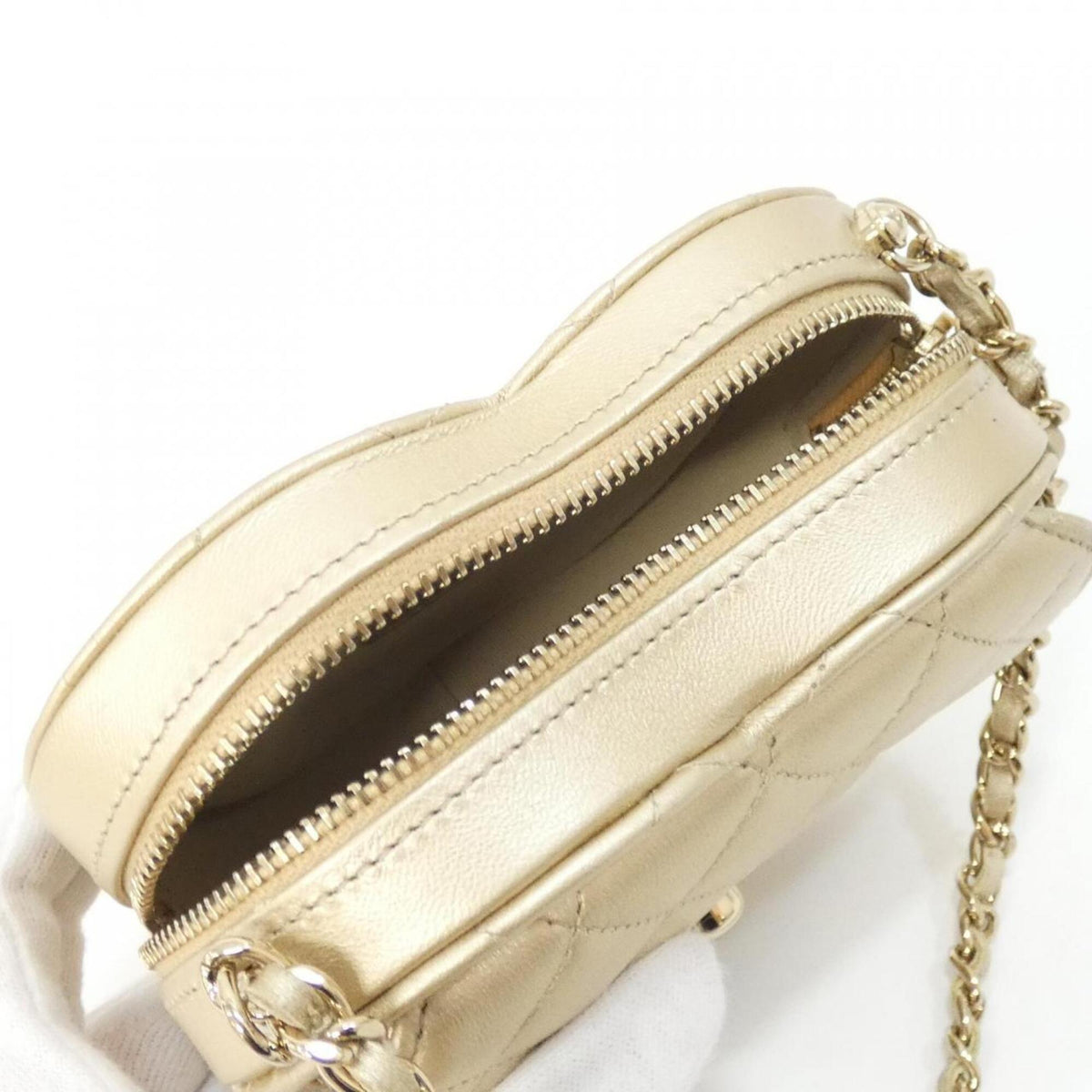 Chanel Gold Leather Shoulder Bag (Pre-Owned)