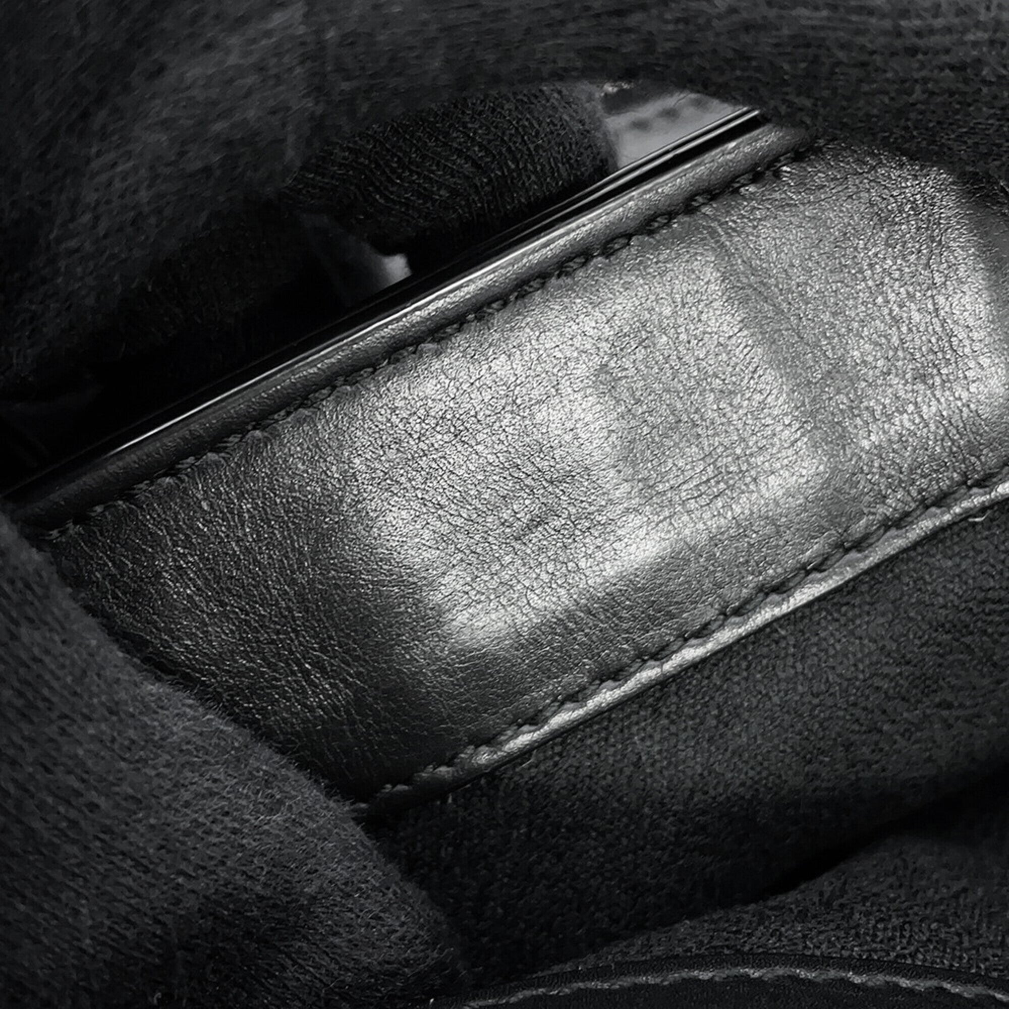 Bottega Veneta Black Leather Shoulder Bag (Pre-Owned)