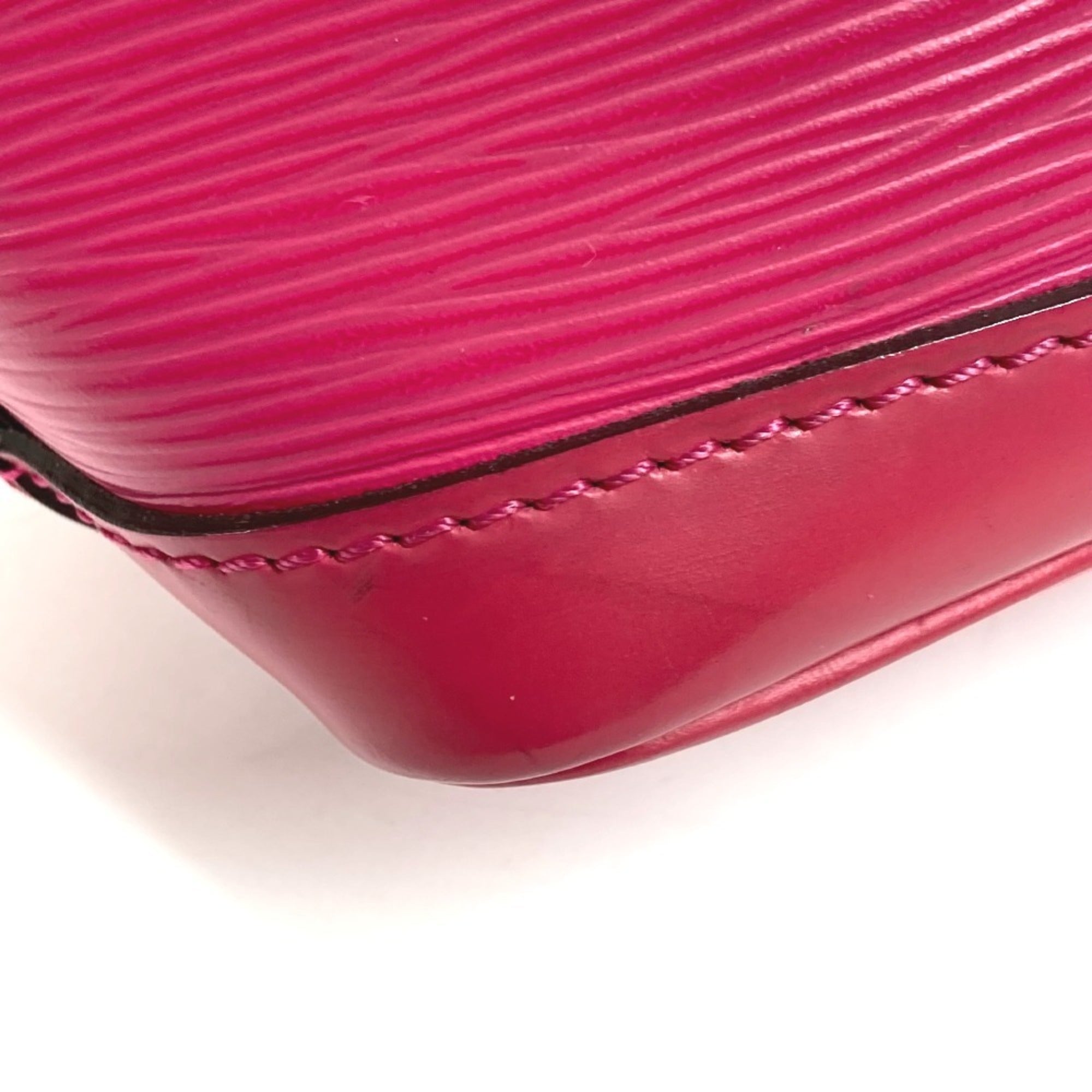 Louis Vuitton Epi Hot Pink Epi Leather Pochette Shoulder Bag (Pre-Owned)