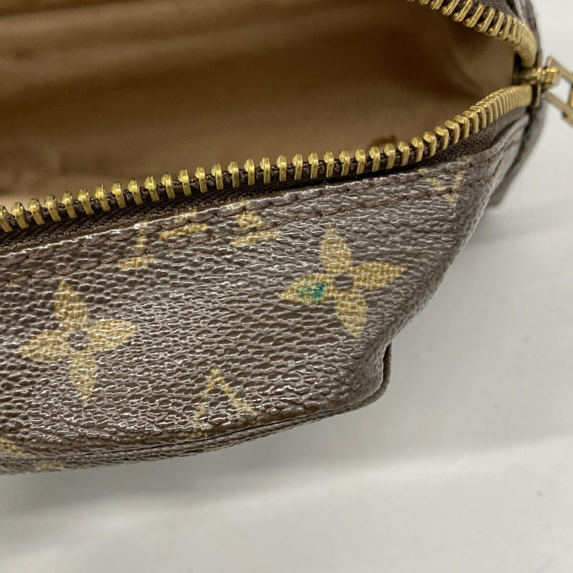 Louis Vuitton Brown Pouch (Pre-Owned)