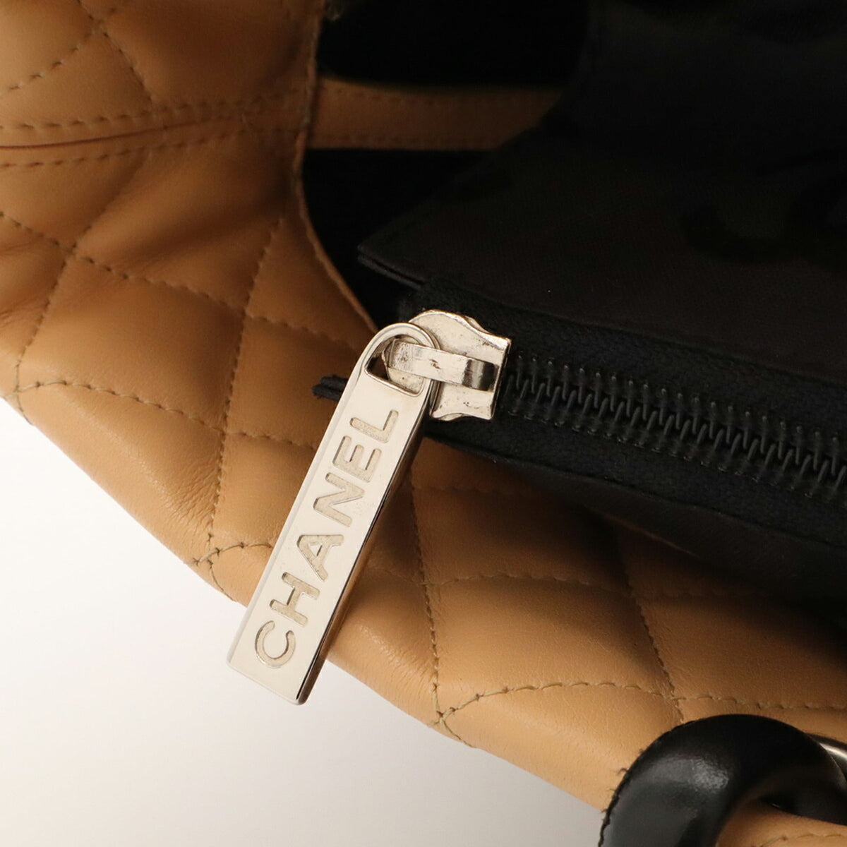 Chanel Beige Black Leather Shoulder Bag Tote Bag (Pre-Owned)