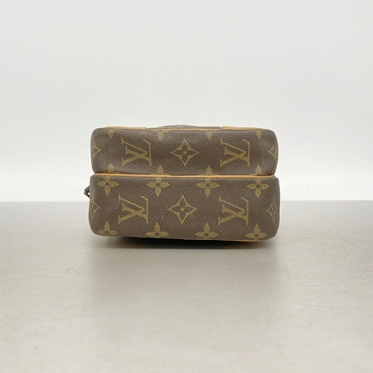 Louis Vuitton Brown Shoulder Bag (Pre-Owned)