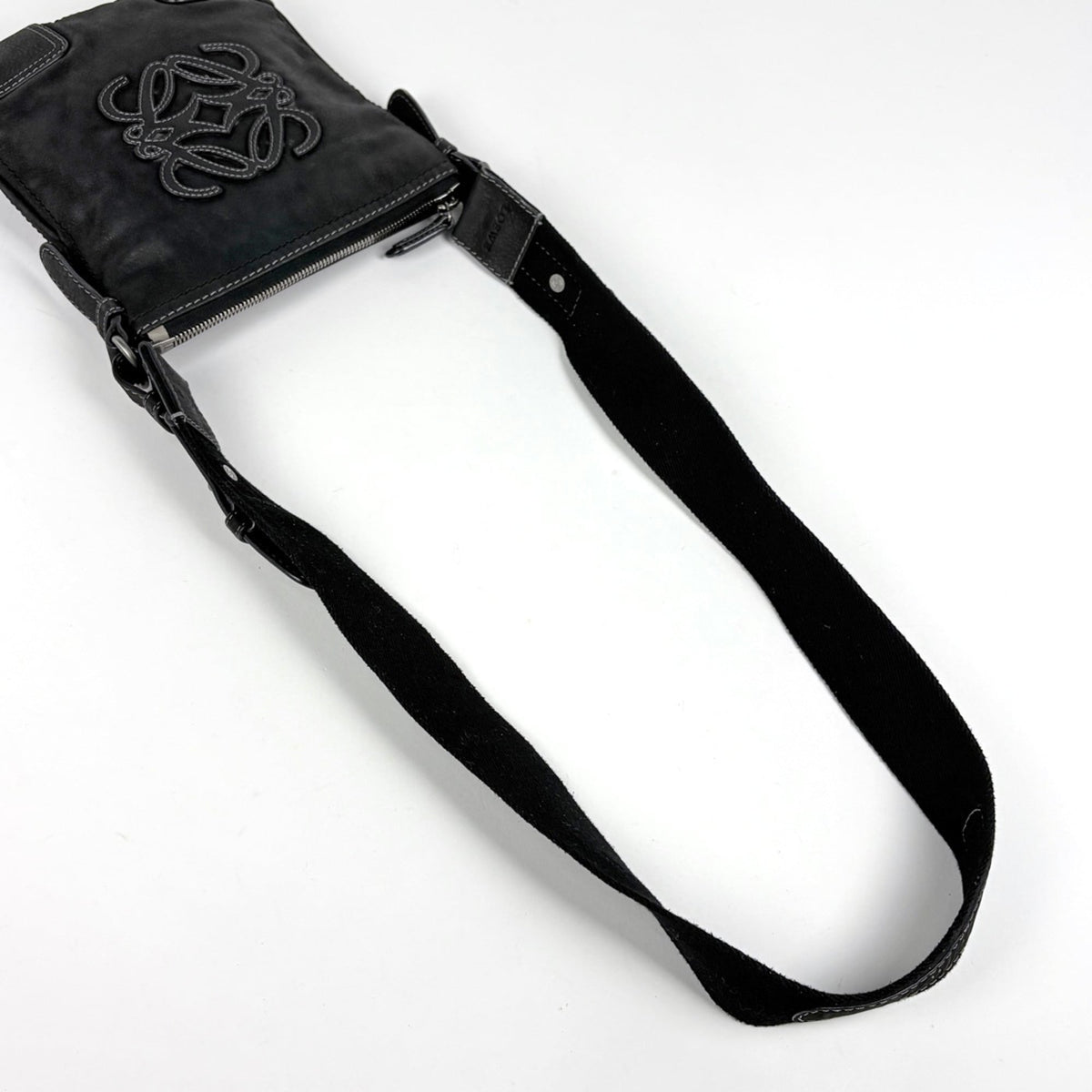Loewe Black Leather Shoulder Bag (Pre-Owned)
