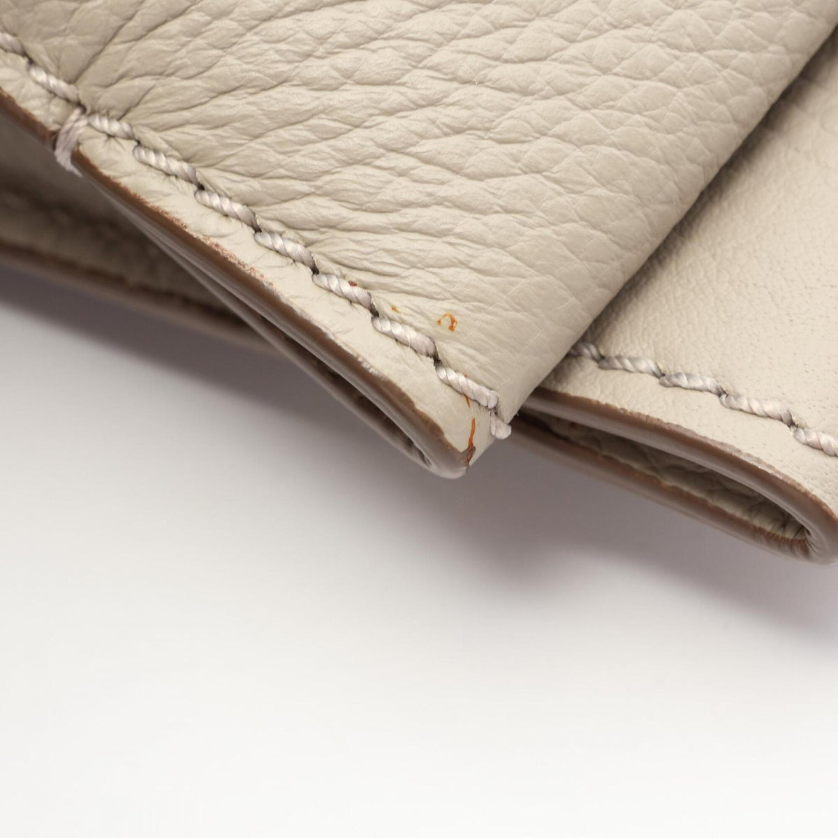 Tod's Beige Leather Tote Bag (Pre-Owned)