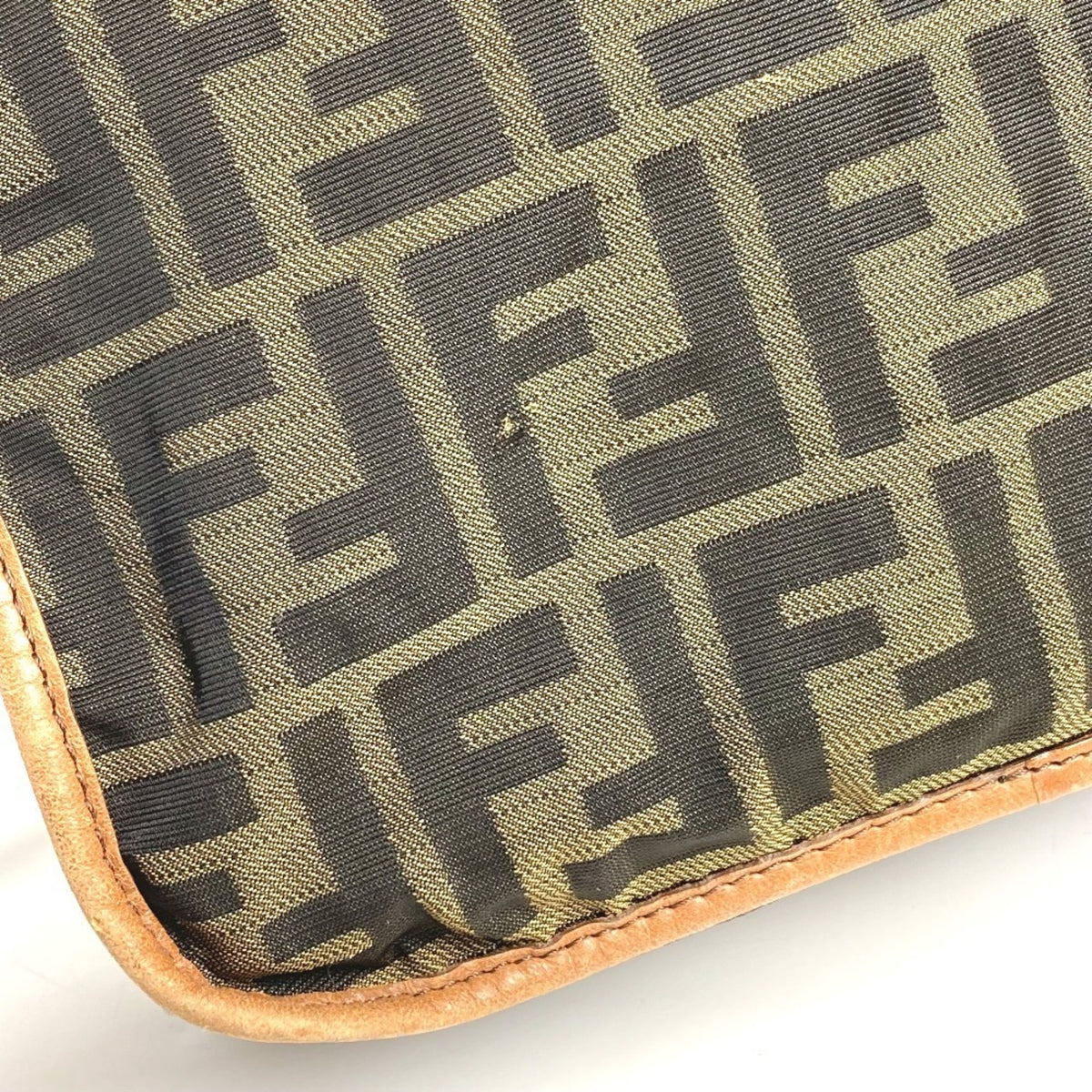 Fendi Brown Leather Pochette Shoulder Bag (Pre-Owned)
