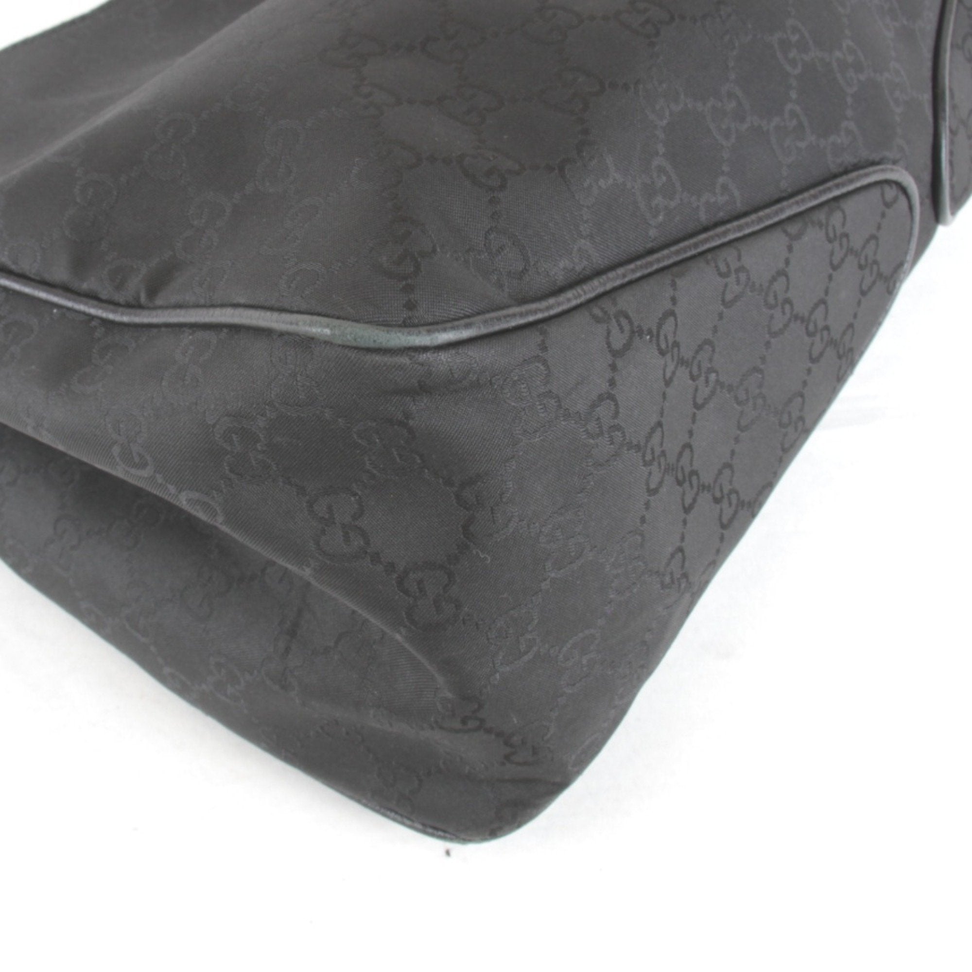 Gucci Black Nylon Shoulder Bag (Pre-Owned)