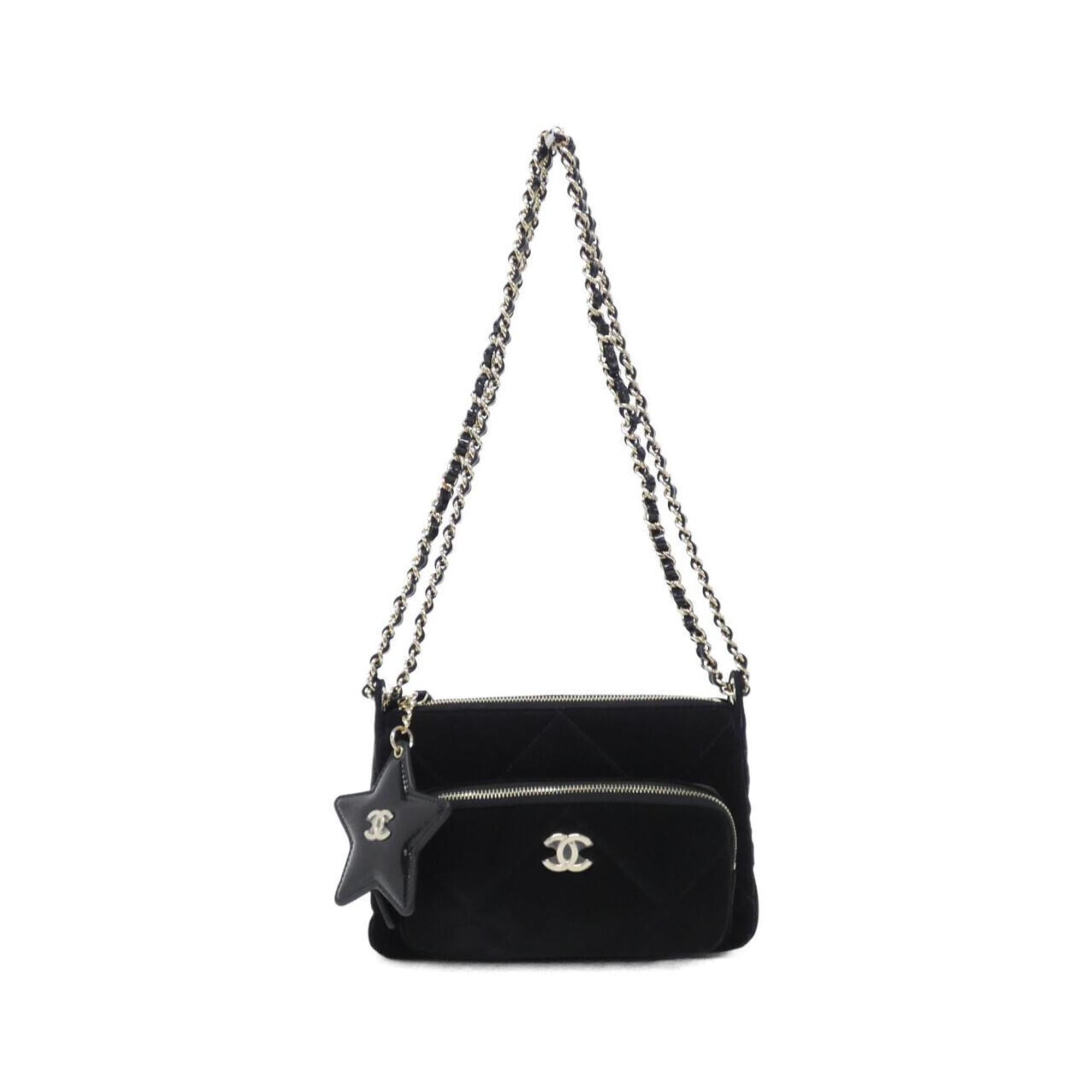 Chanel Black Nylon Shoulder Bag (Pre-Owned)