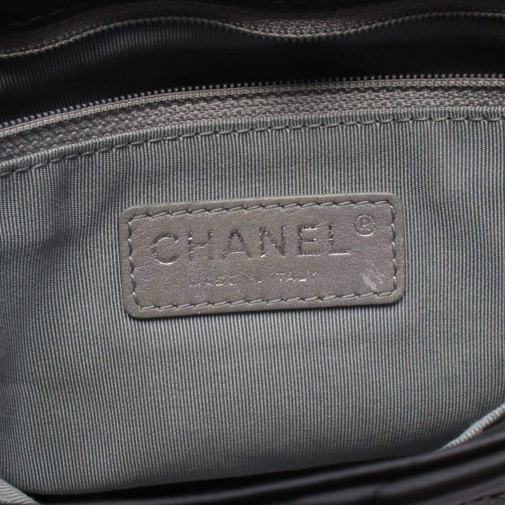 Chanel Black Leather Handbag (Pre-Owned)