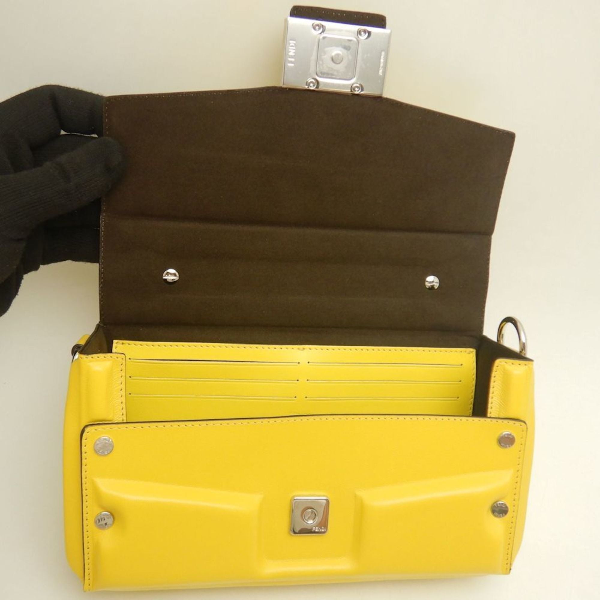 Fendi Yellow Leather Shoulder Bag (Pre-Owned)