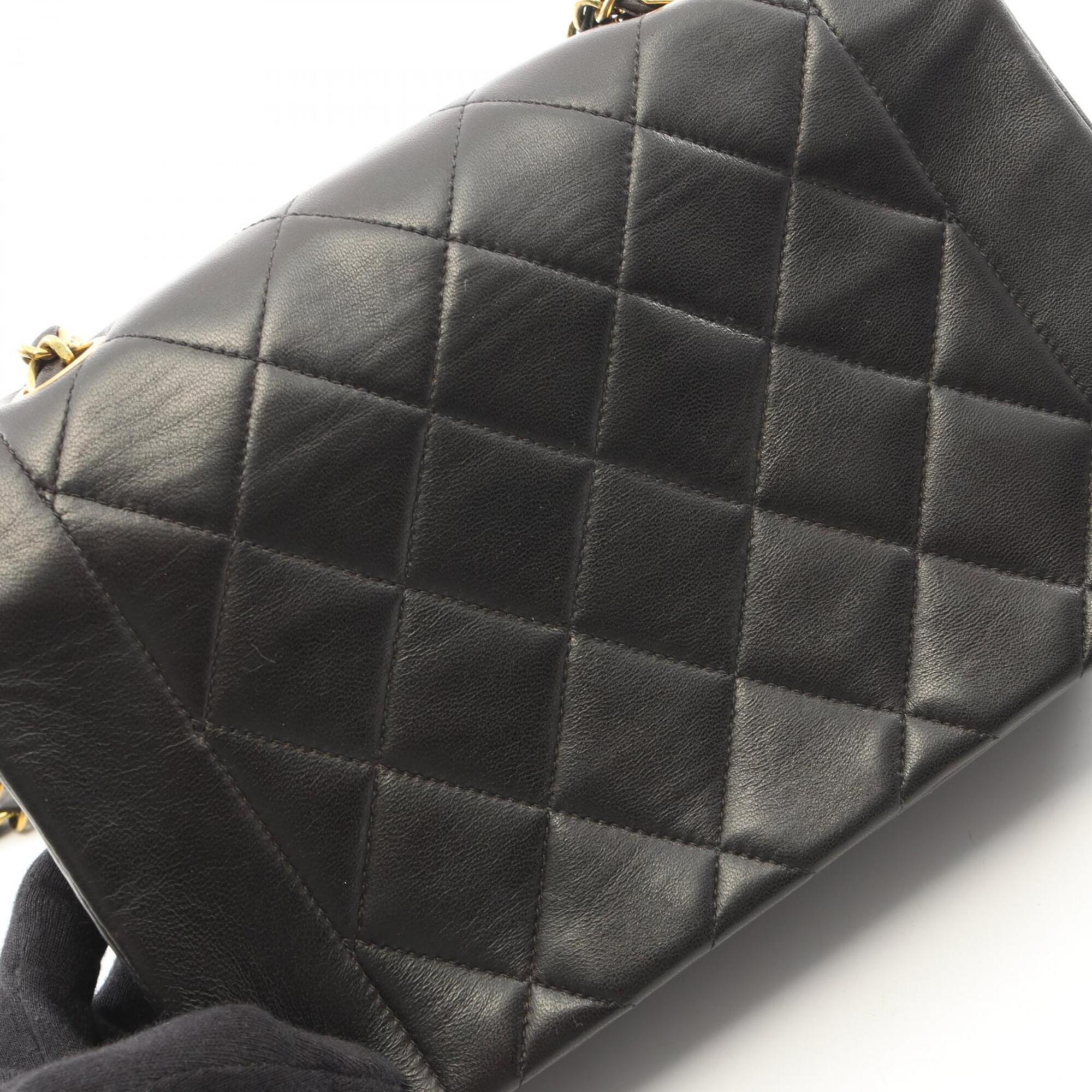 Chanel Matelasse Black Leather Handbag Shoulder Bag (Pre-Owned)