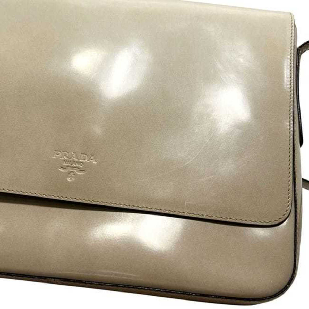 Prada Beige Leather Shoulder Bag (Pre-Owned)