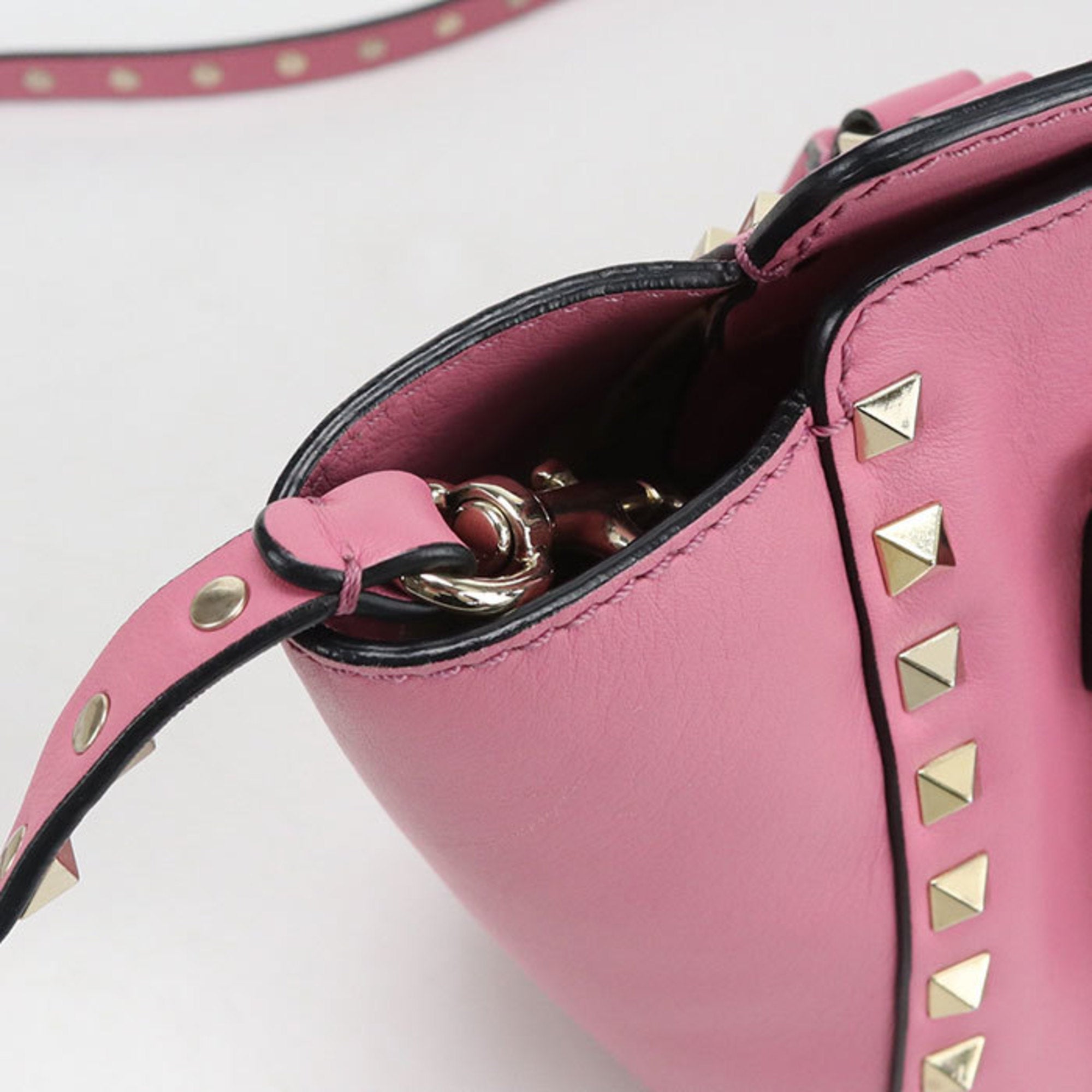 Valentino Garavani Pink Leather Handbag (Pre-Owned)