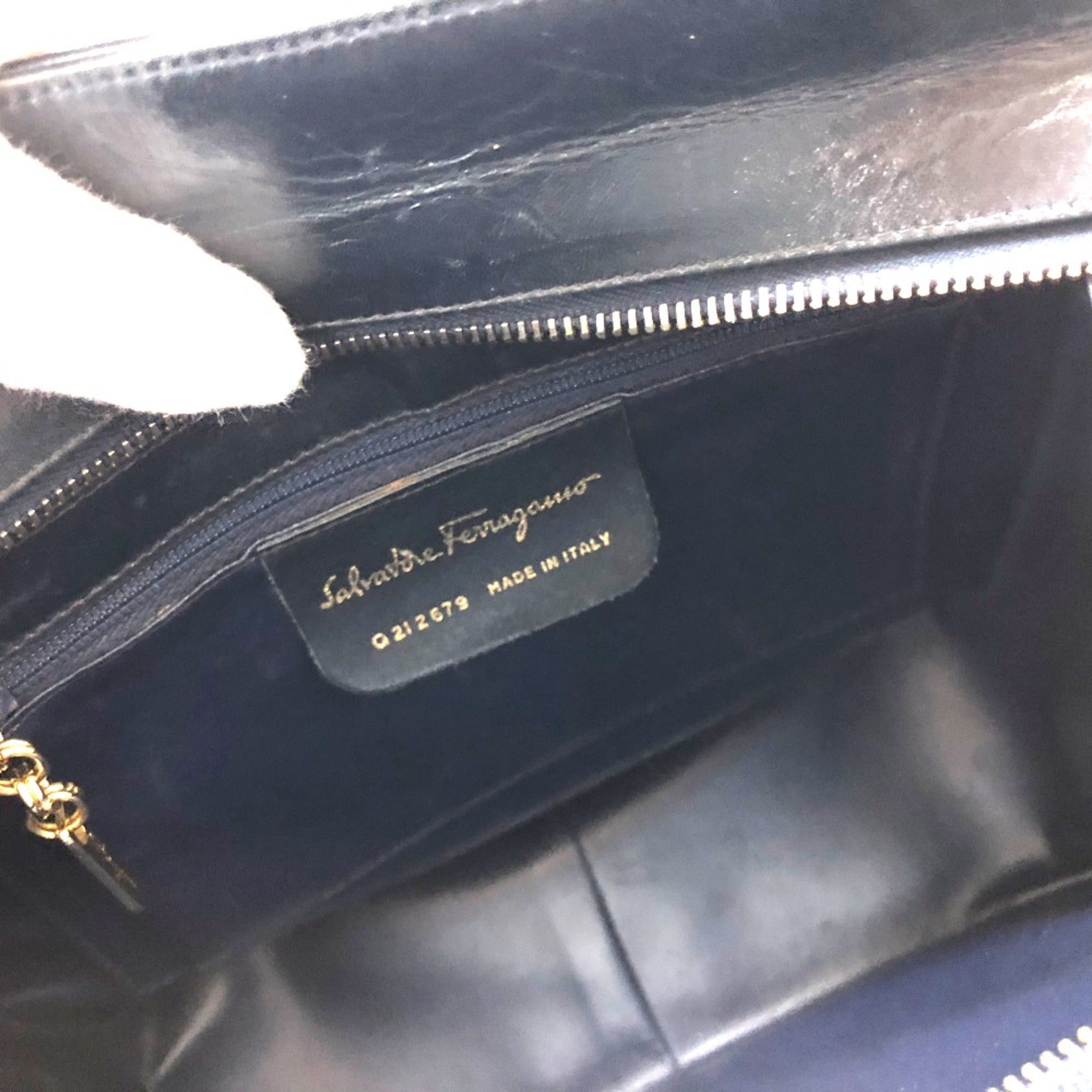 Salvatore Ferragamo Navy Leather Handbag (Pre-Owned)