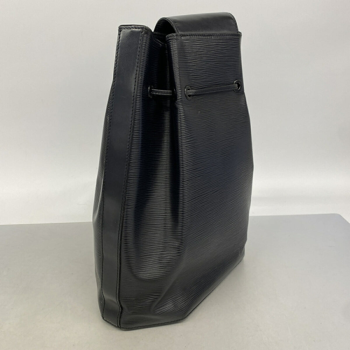 Louis Vuitton Noir Sling Bag (Pre-Owned)