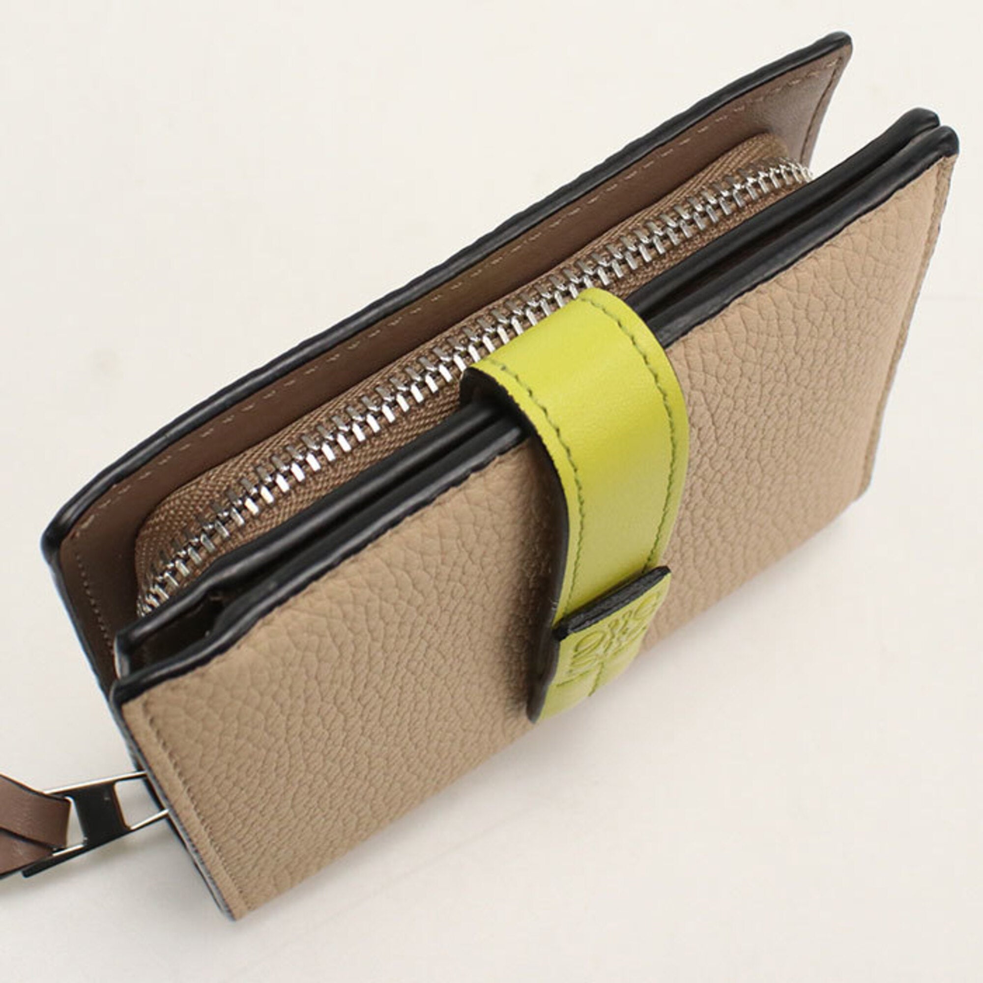Loewe Beige Wallet (Bi-Fold) (Pre-Owned)