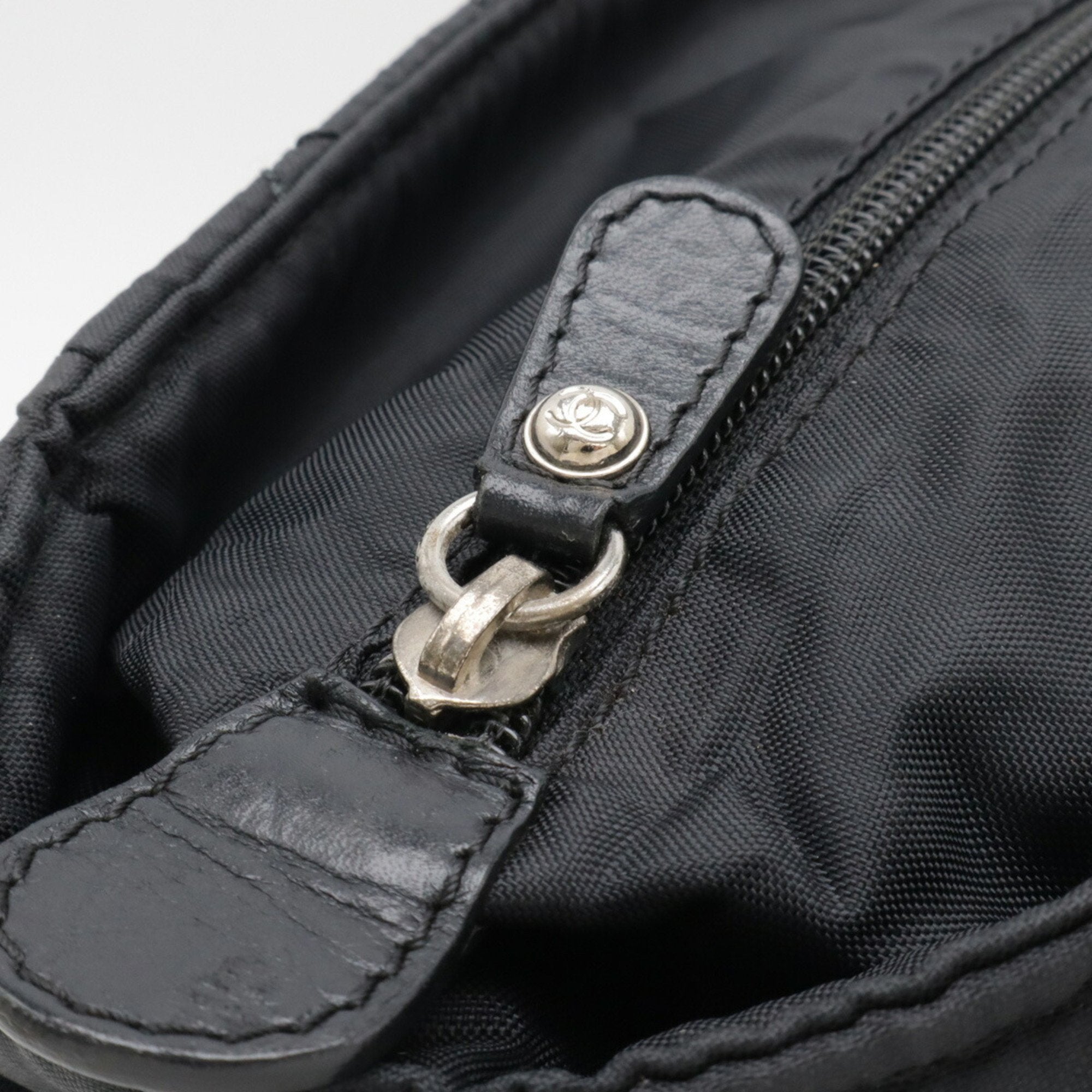 Chanel Black Leather Shoulder Bag Tote Bag (Pre-Owned)