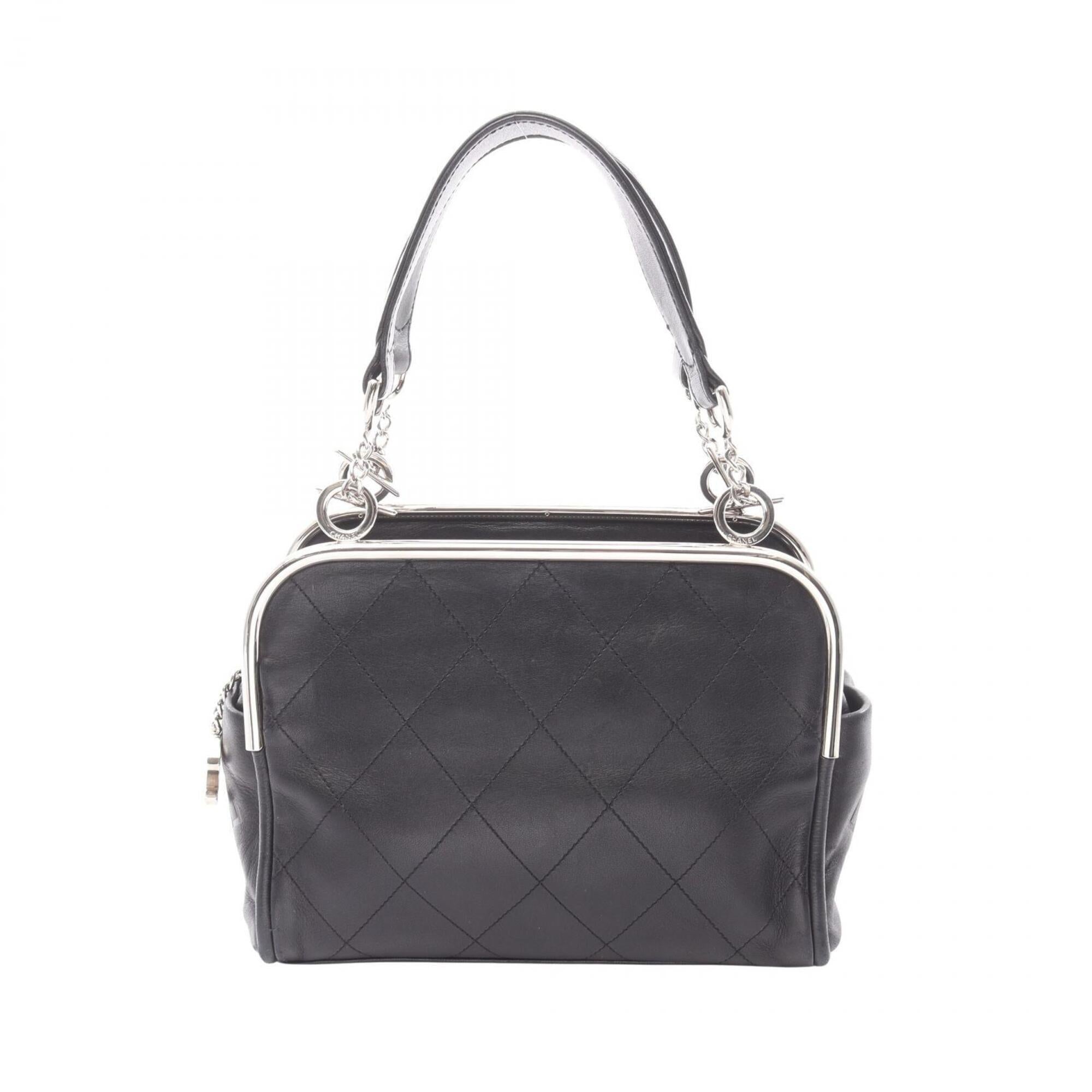 Chanel Black Leather Handbag (Pre-Owned)
