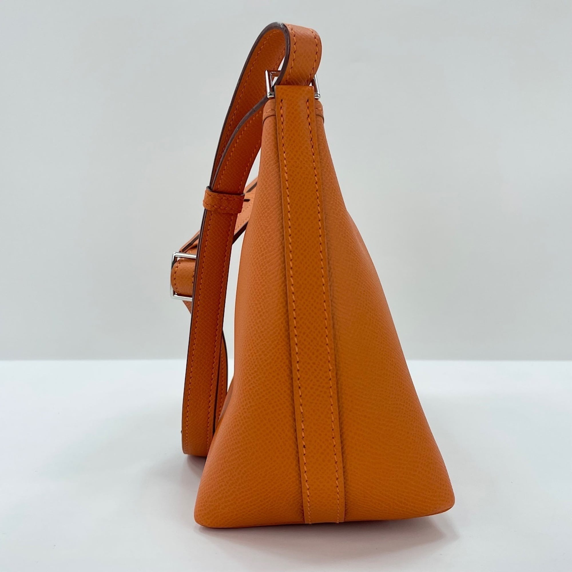 Hermes Orange Shoulder Bag (Pre-Owned)